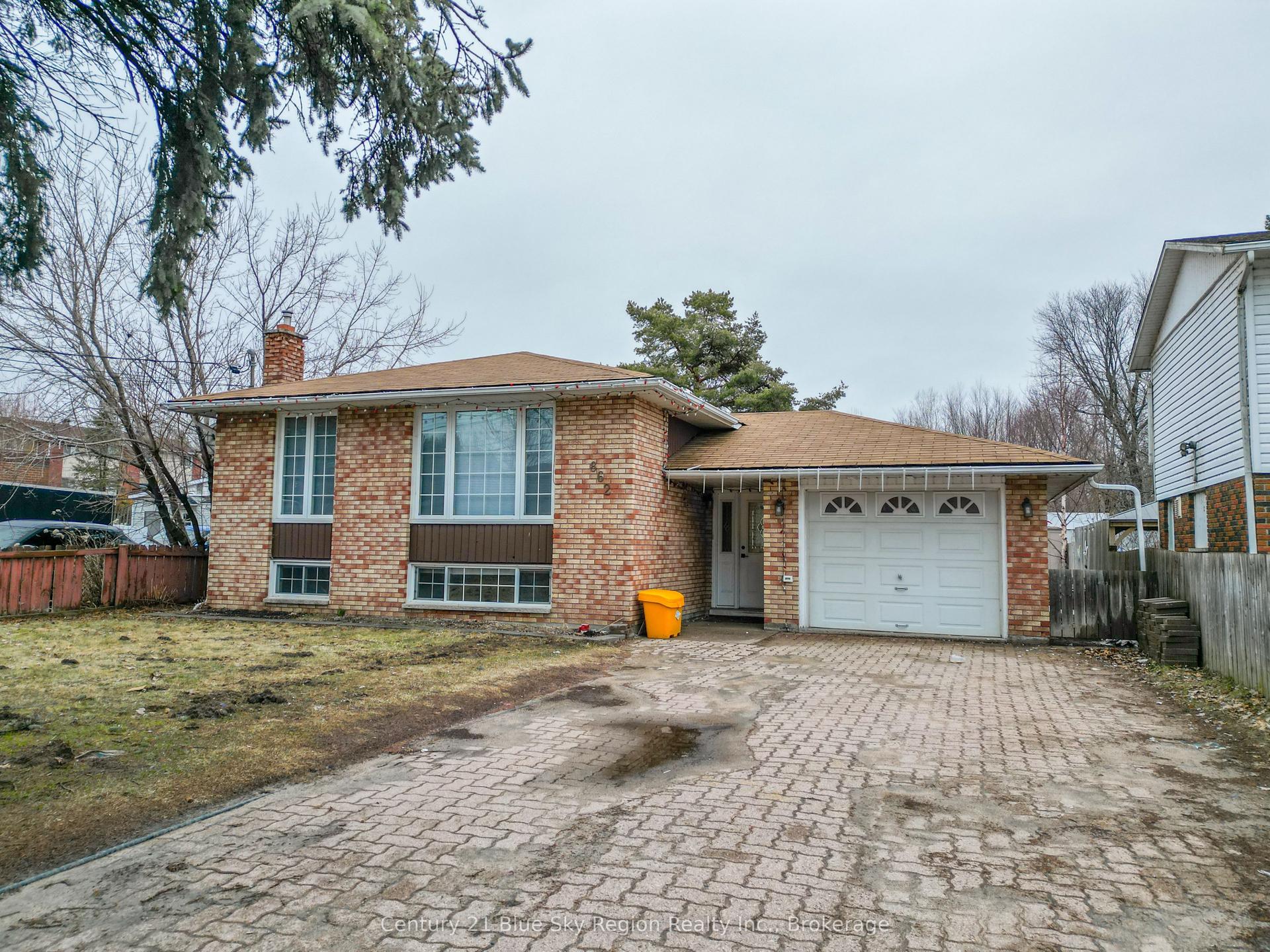 862 Lakeshore Drive — photo 1