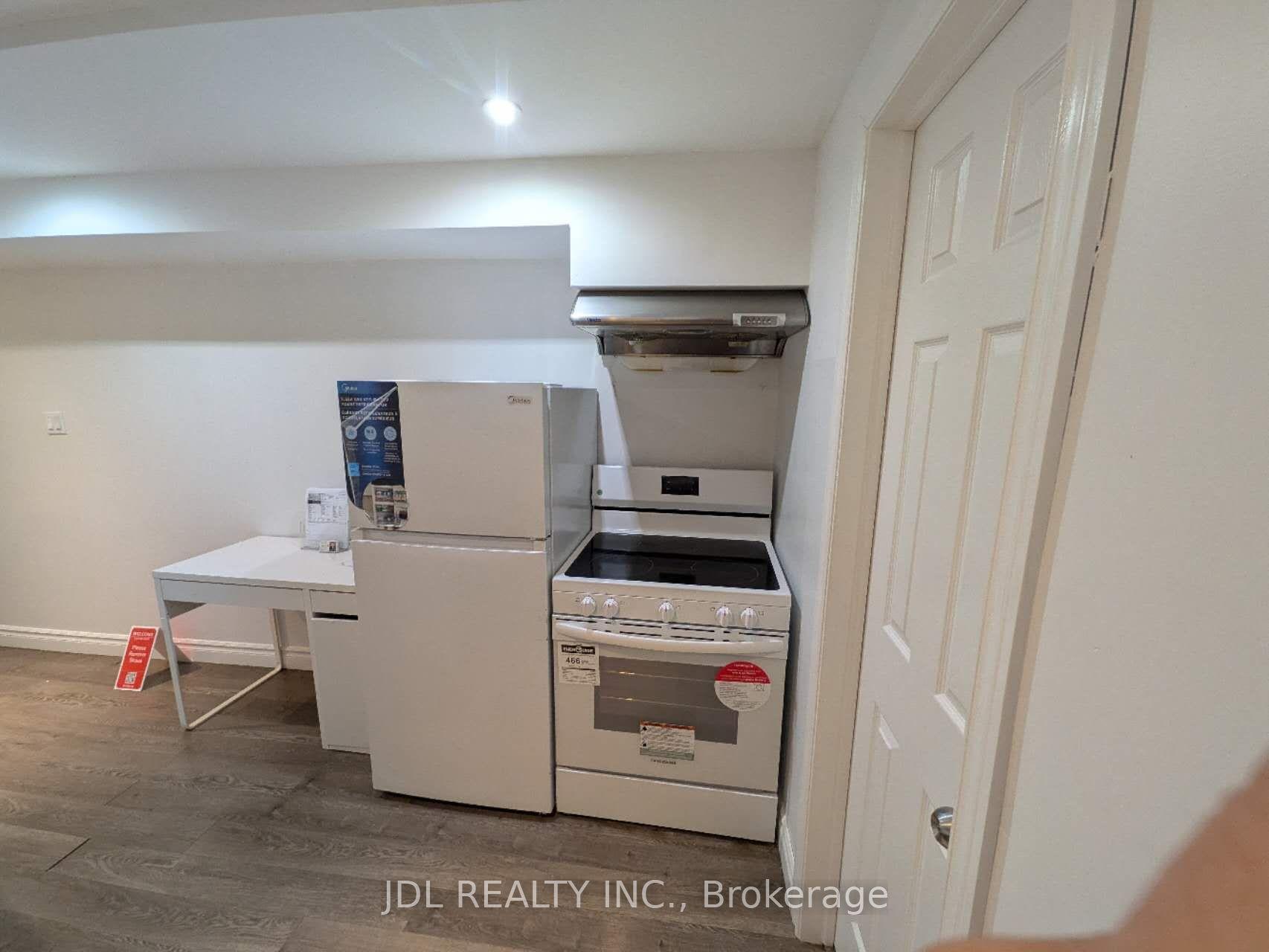 727 Caboto Trail — photo 1