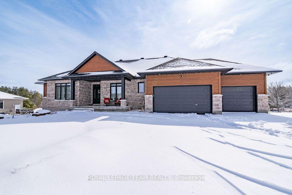 80 Raymond Luhta Crescent — photo 1