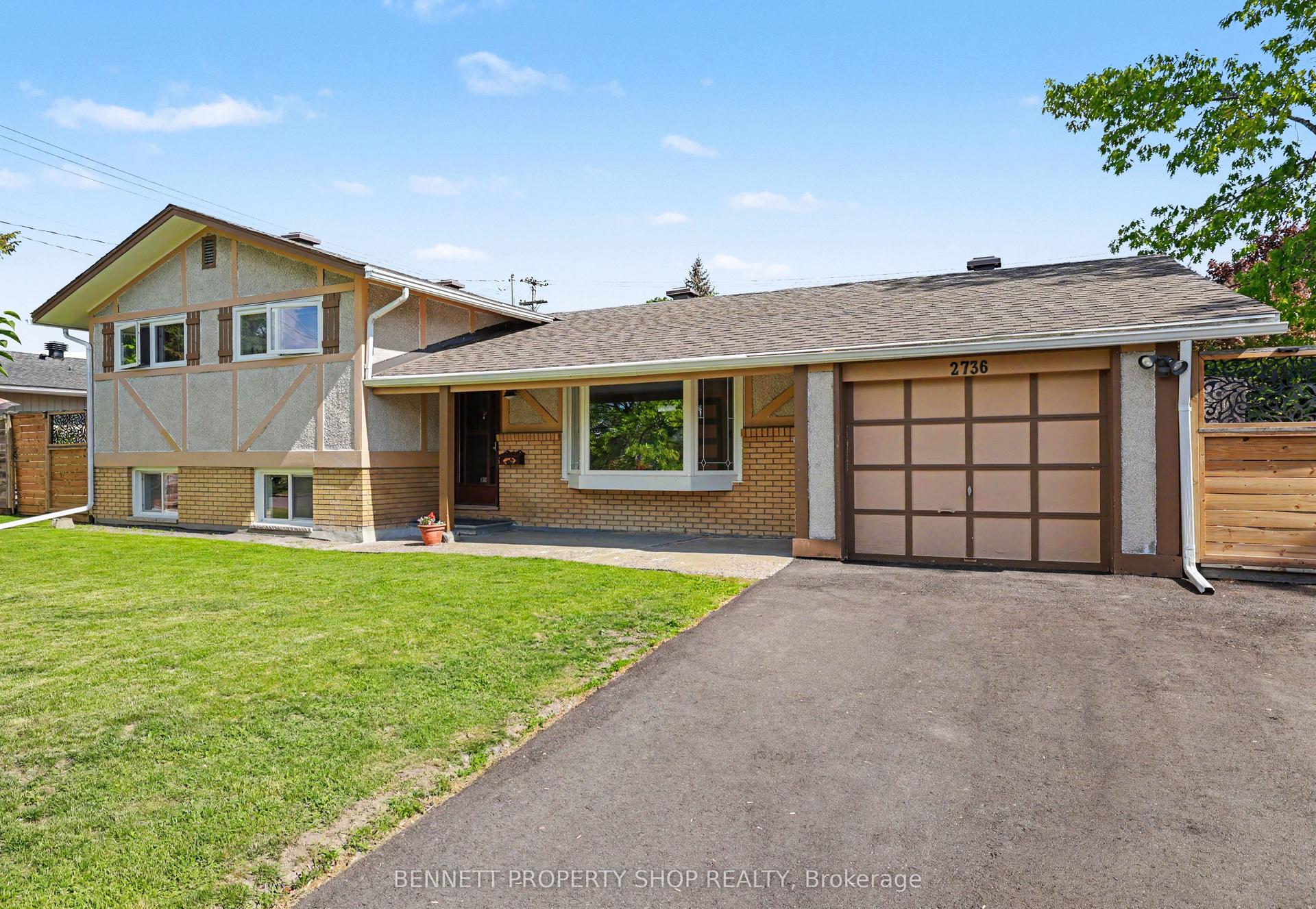 2736 Stone Crescent — photo 1