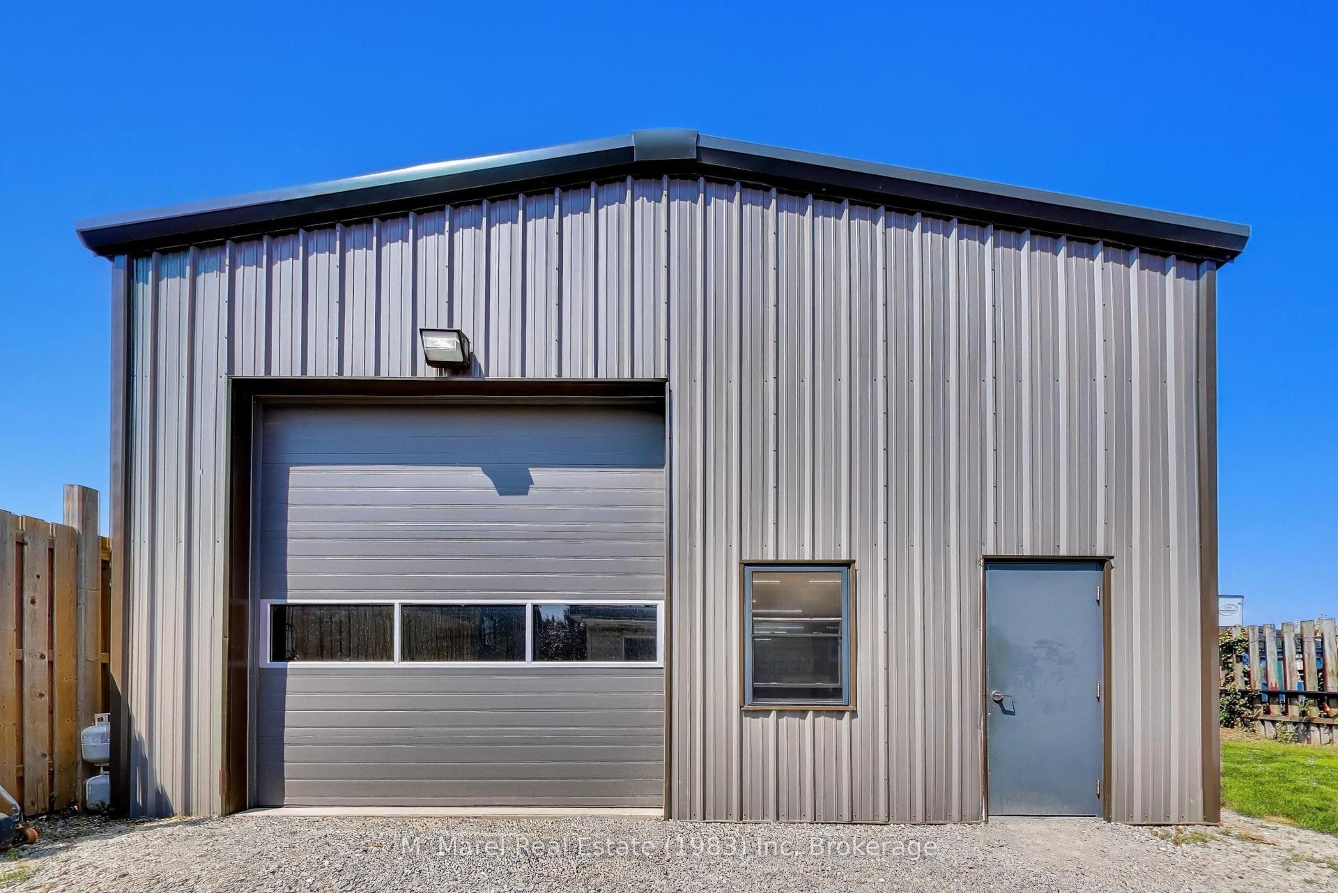 327 Dewitt Road, Hamilton — Commercial for sale, photo 1