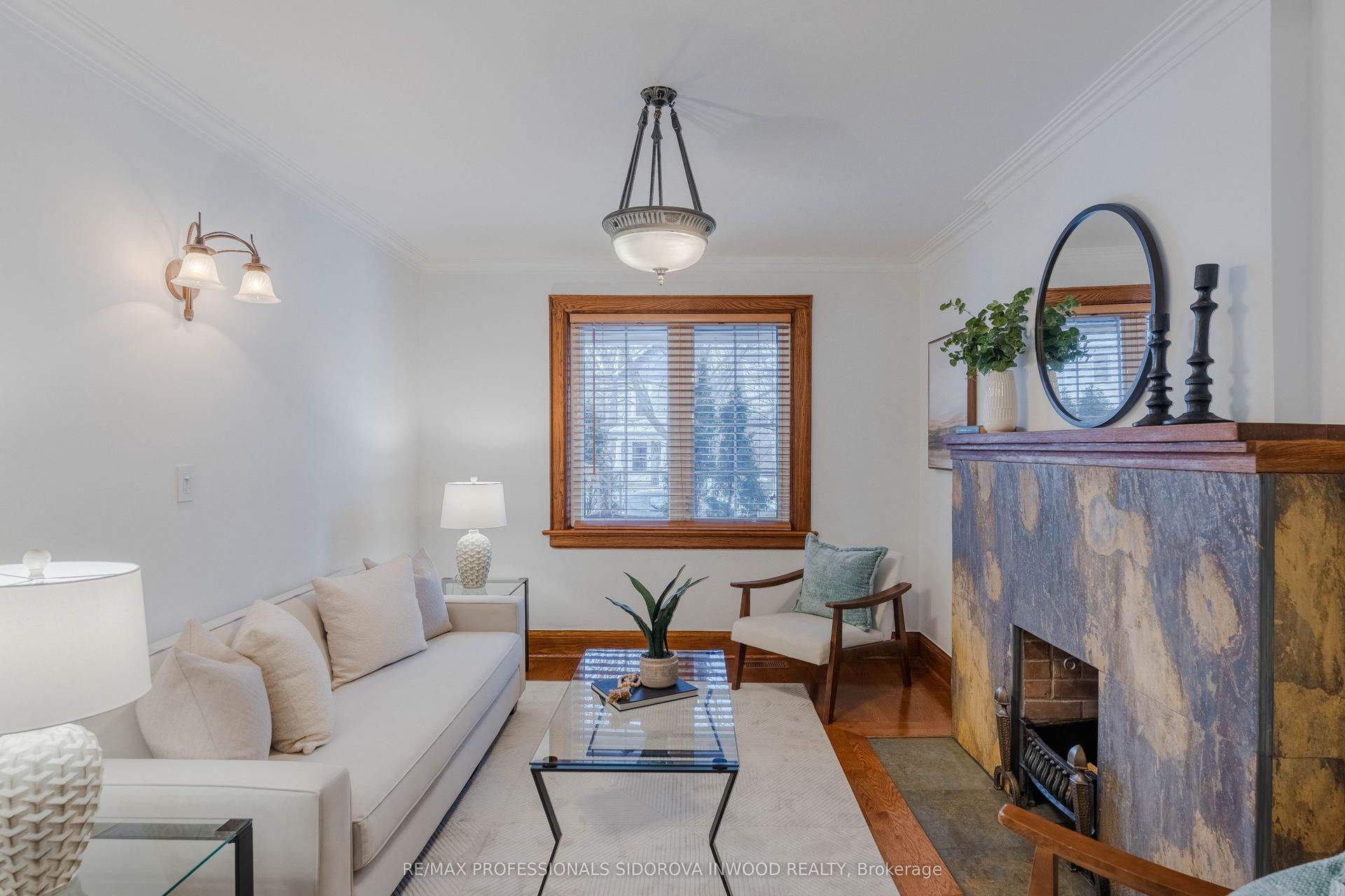 11 Winfield Avenue — photo 1