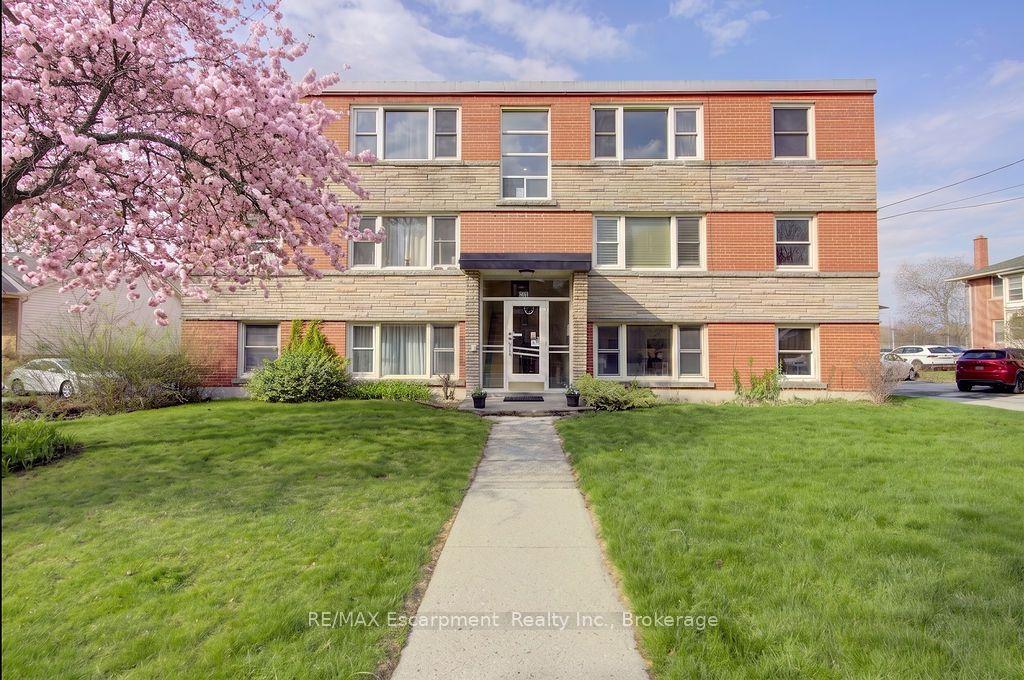 830 Robinson Street 204 #204 — photo 1