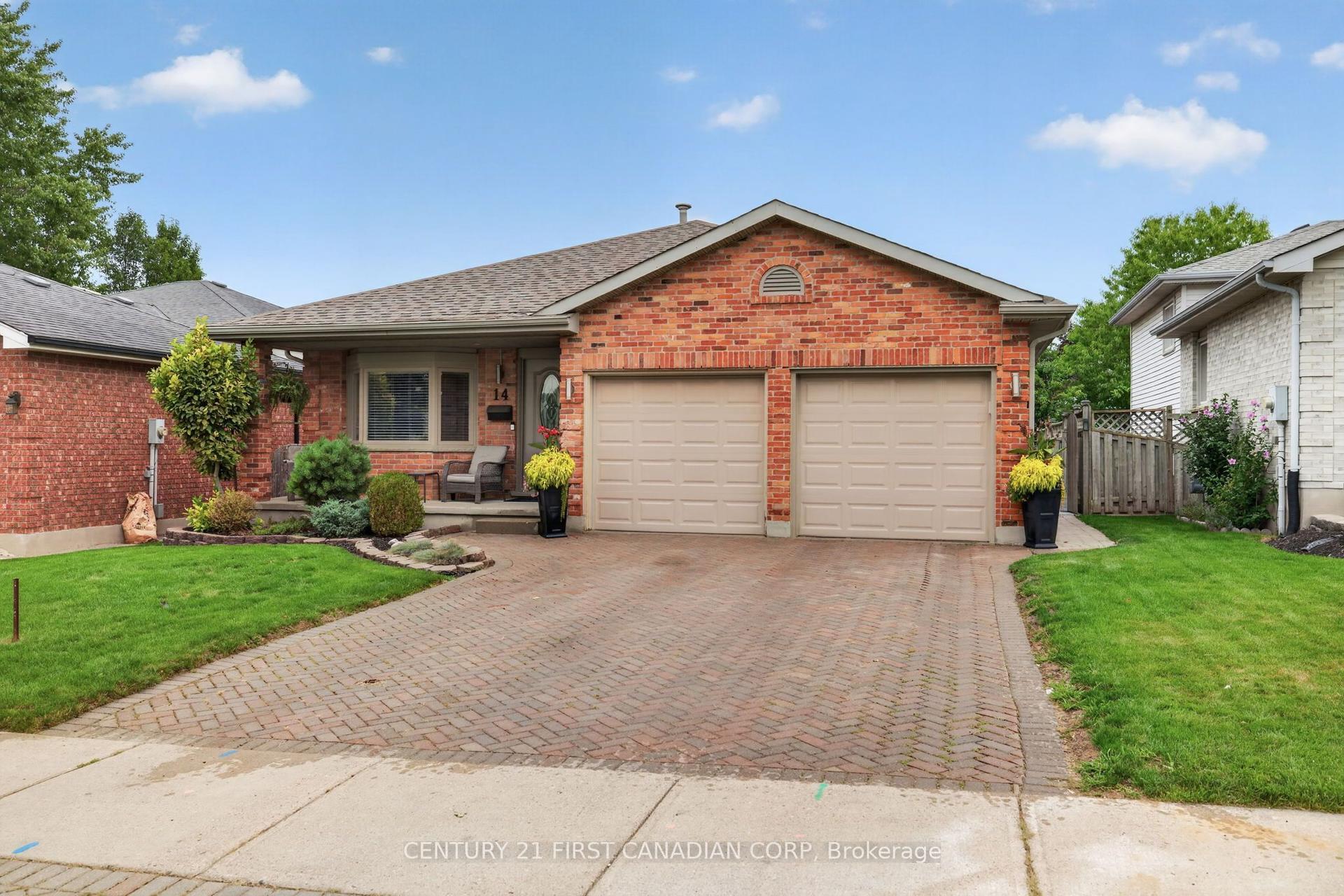14 Kristina Crescent, London South — Detached for sale, photo 1