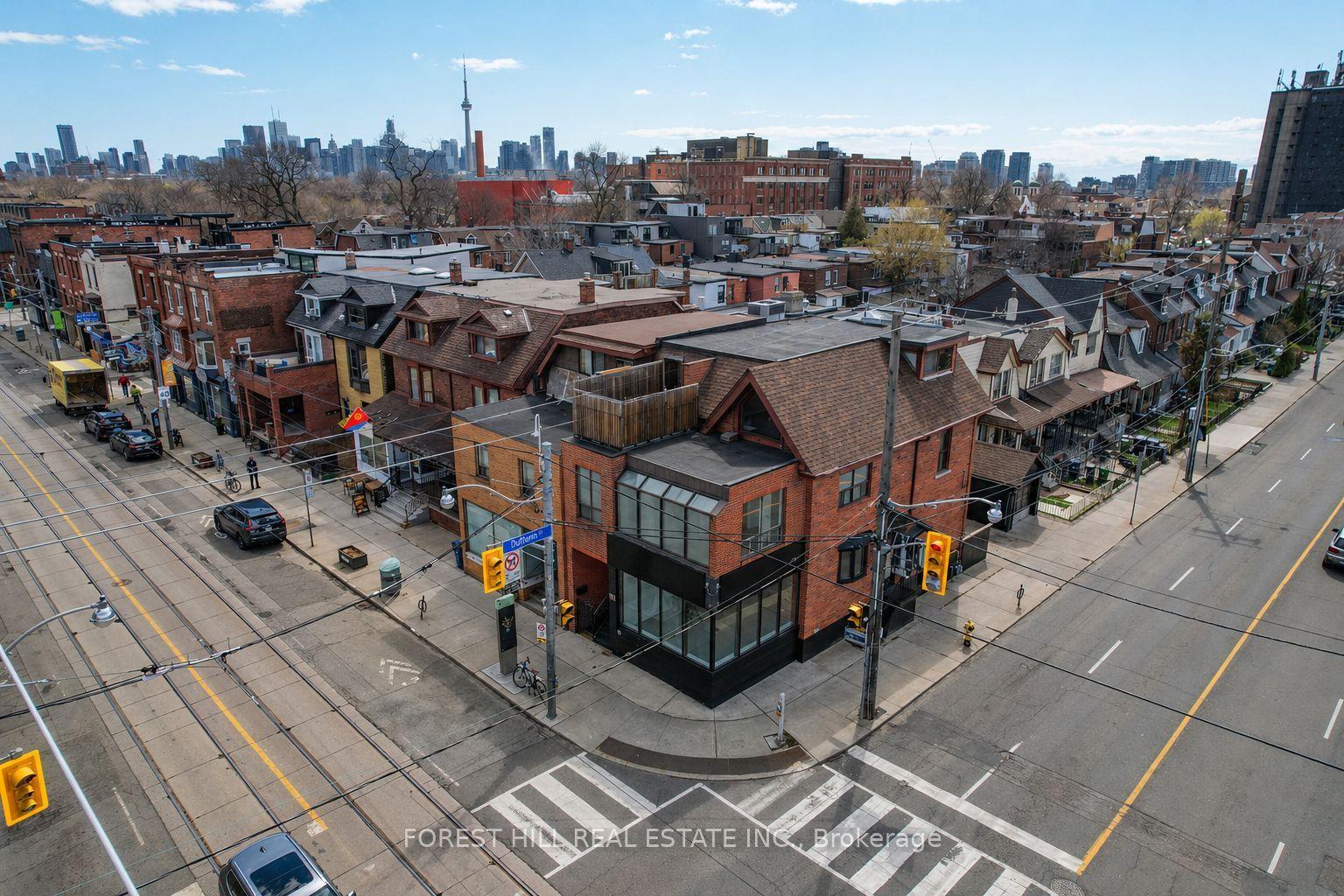 1111 College Street — photo 1