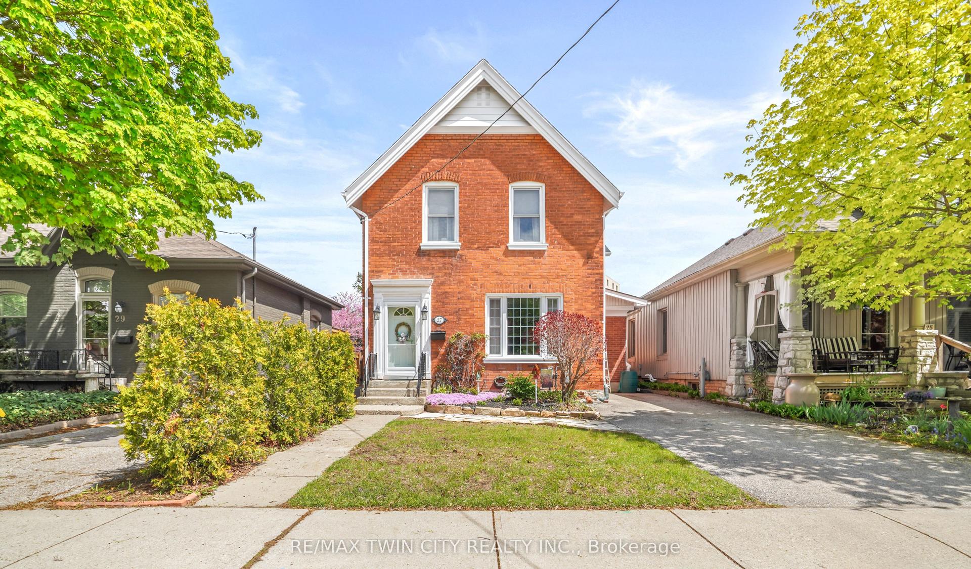 27 Ada Avenue — photo 1