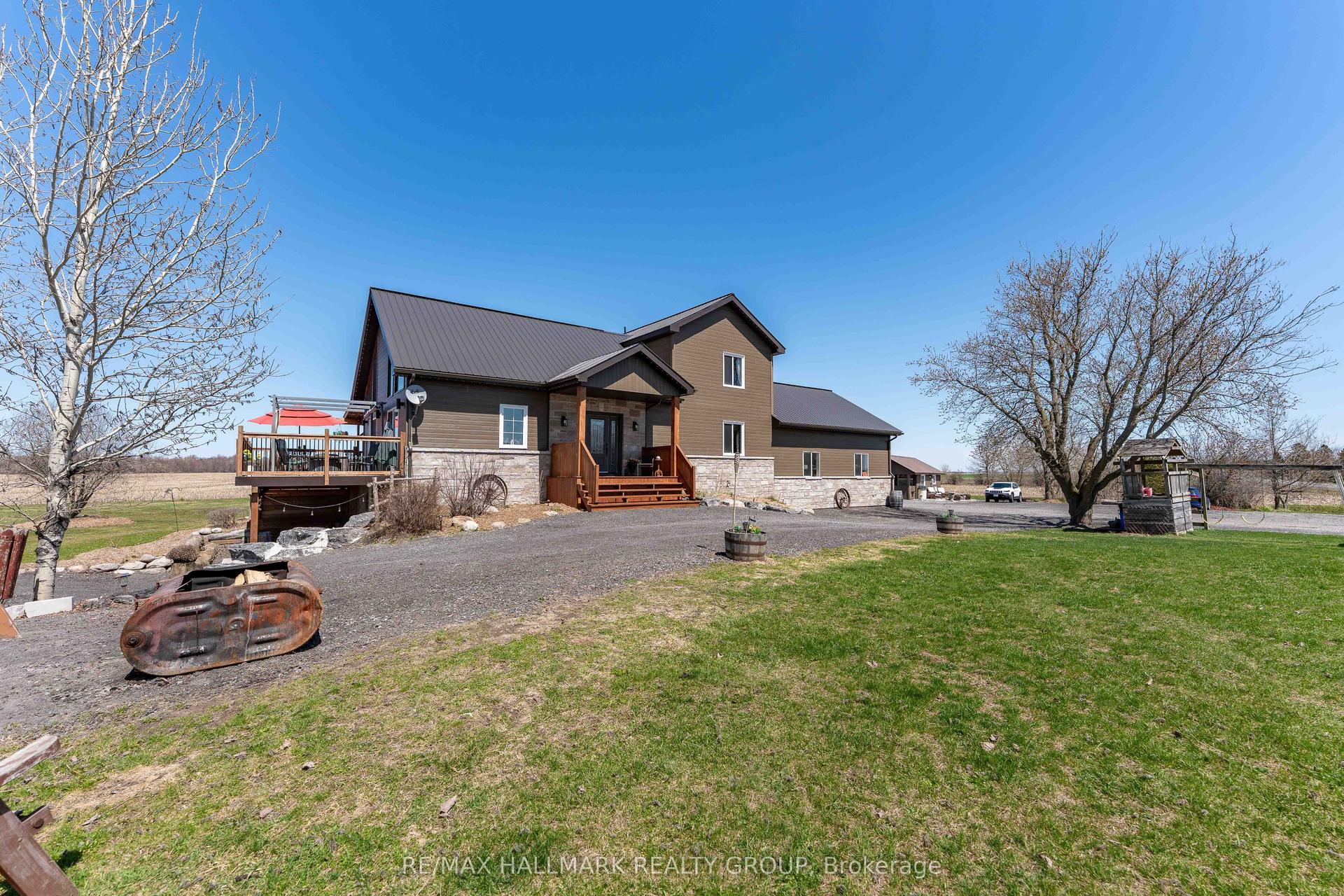 2421 Concession 8 Road — photo 1