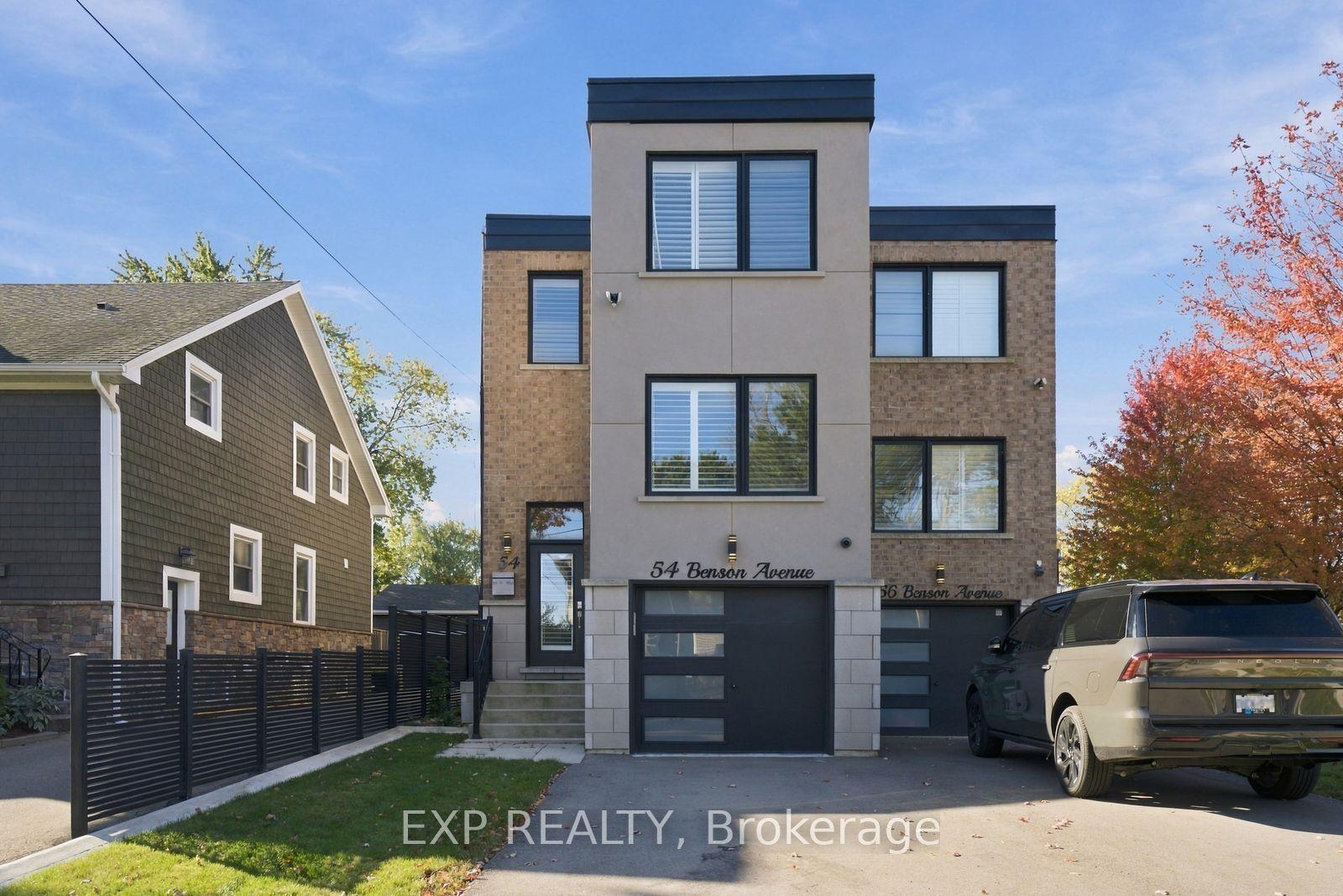 54 Benson Avenue, Mississauga — Semi-Detached for lease, photo 1