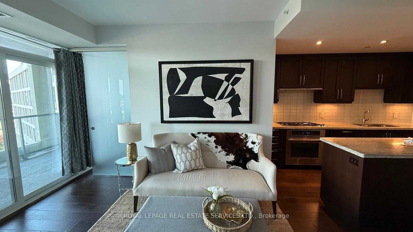 11 Bronte Road 501 #501 — photo 1