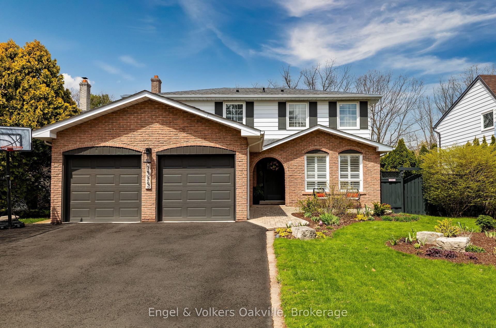1375 Falgarwood Drive — photo 1