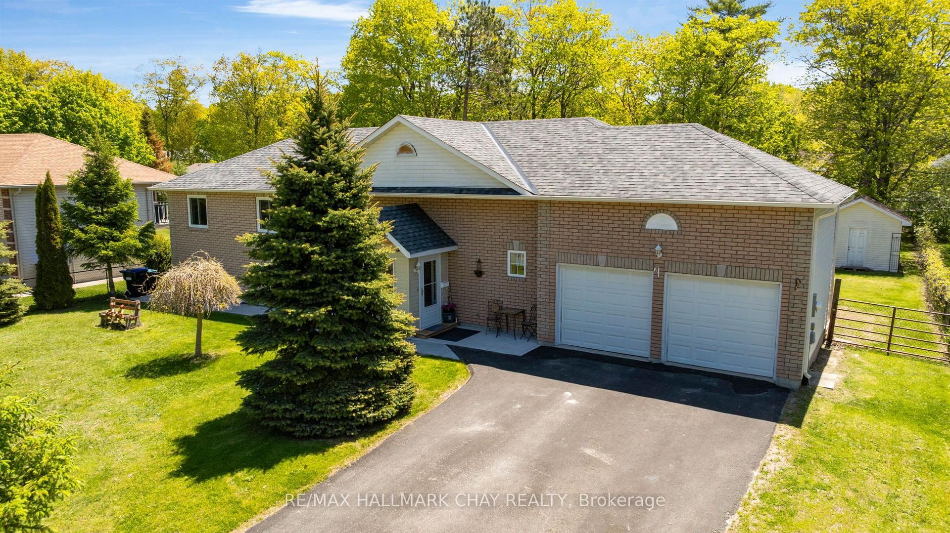 29 Foliage Drive, Tiny — Detached for sale, photo 1