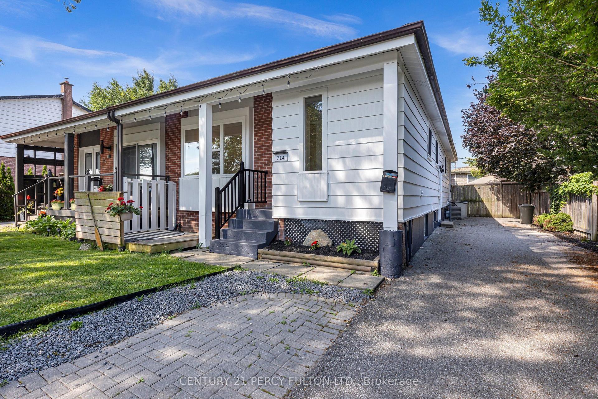 714 Lublin Avenue, Pickering — Semi-Detached for sale, photo 1
