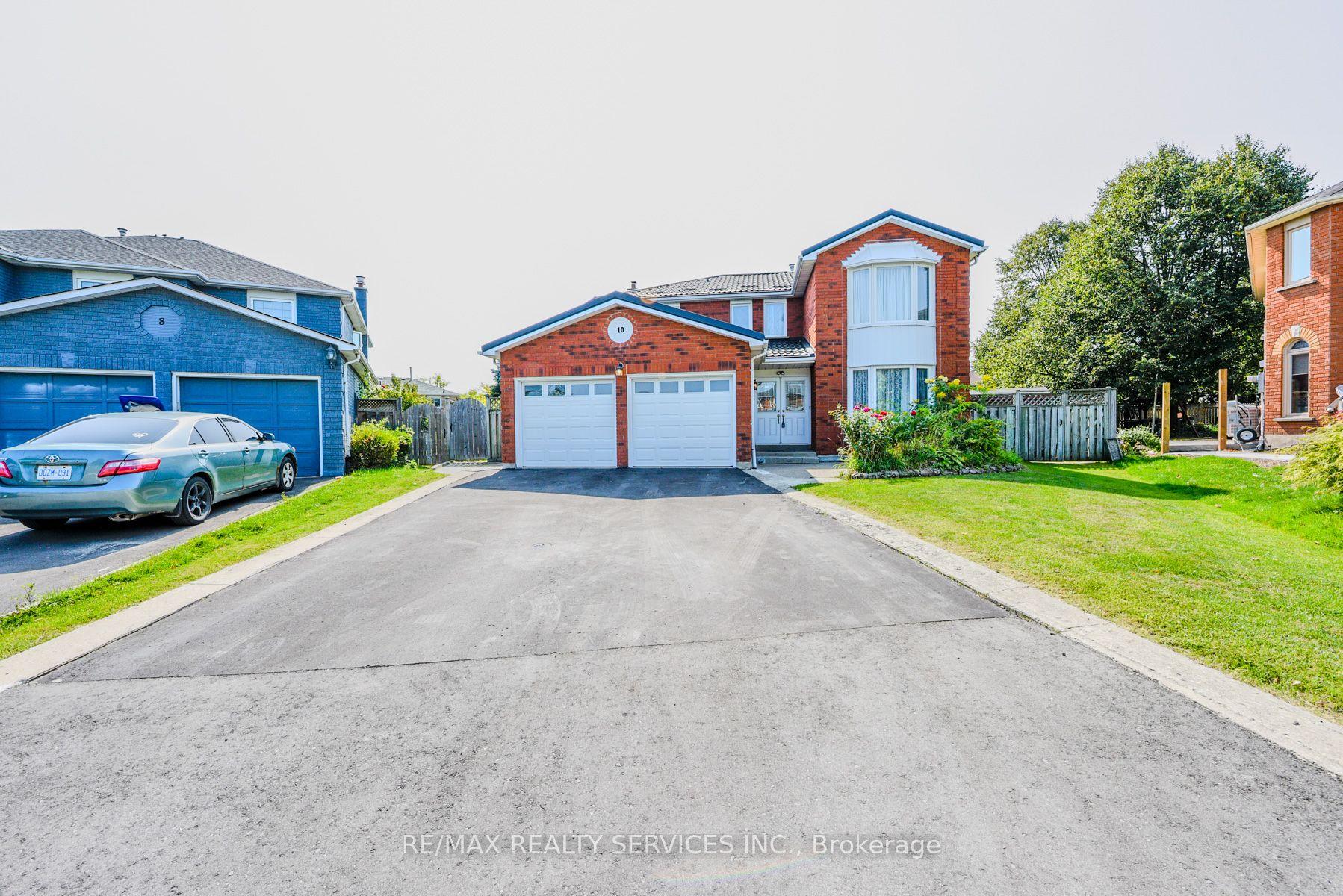 10 St Mark Place, Brampton — Detached for sale, photo 1
