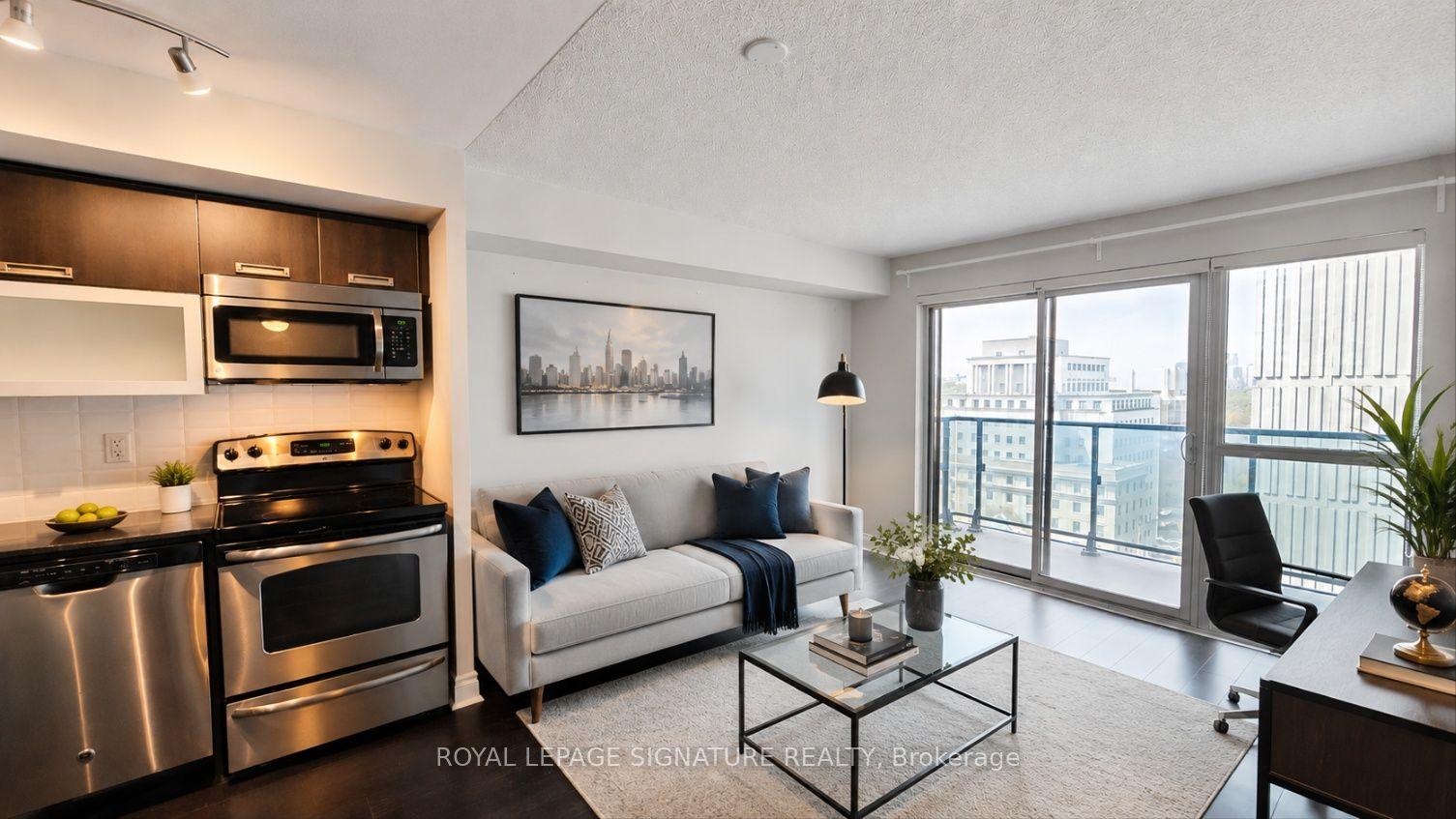 28 Ted Rogers Way 1810 #1810 — photo 1