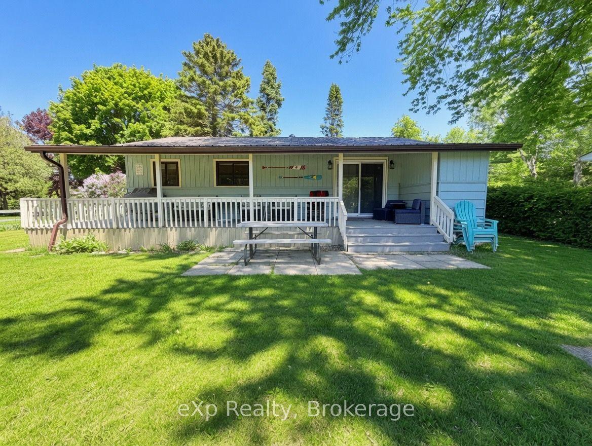 240 Bay Street — photo 1