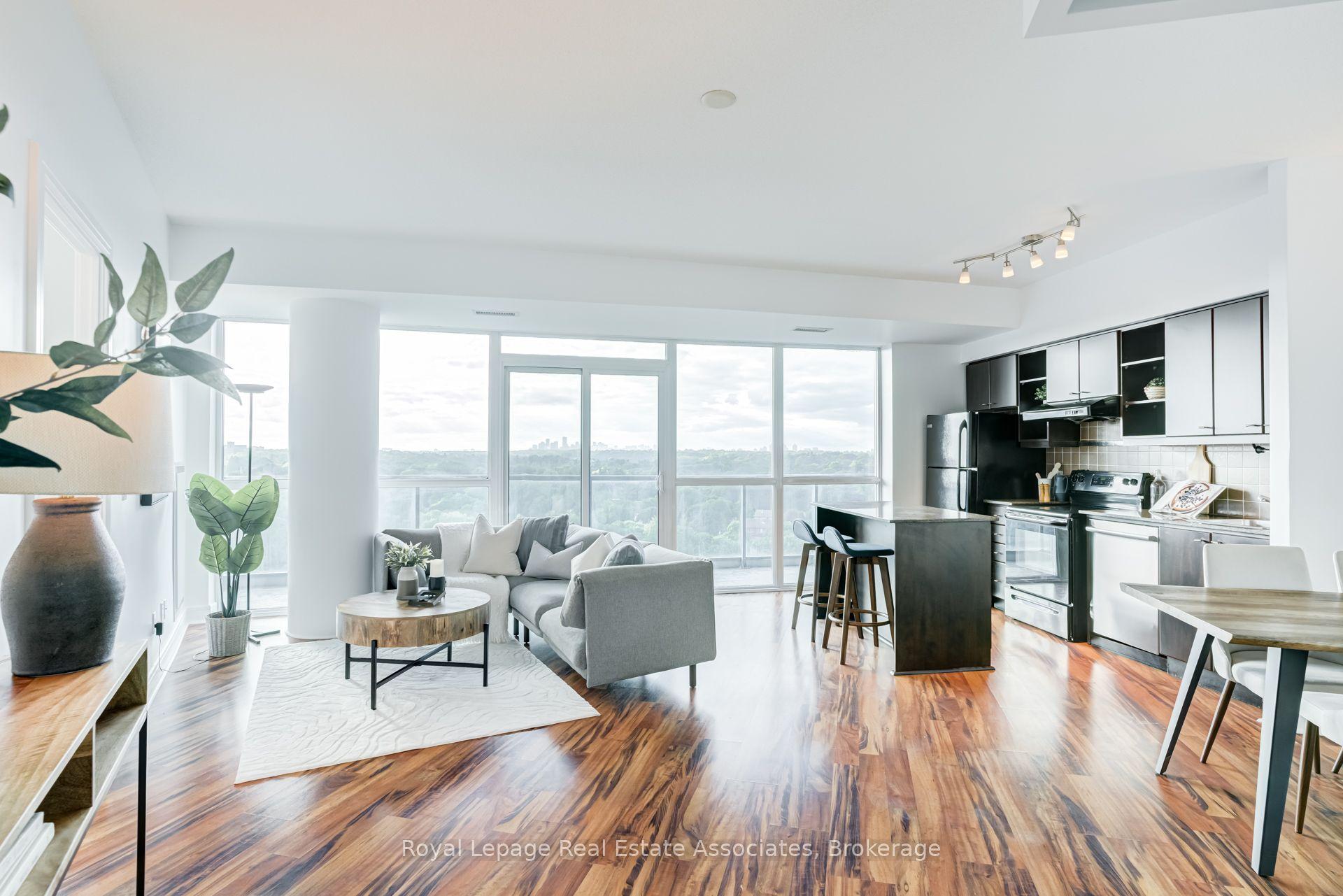 35 Brian Peck Crescent LPH21 #LPH21, Toronto — Condo for sale, photo 1