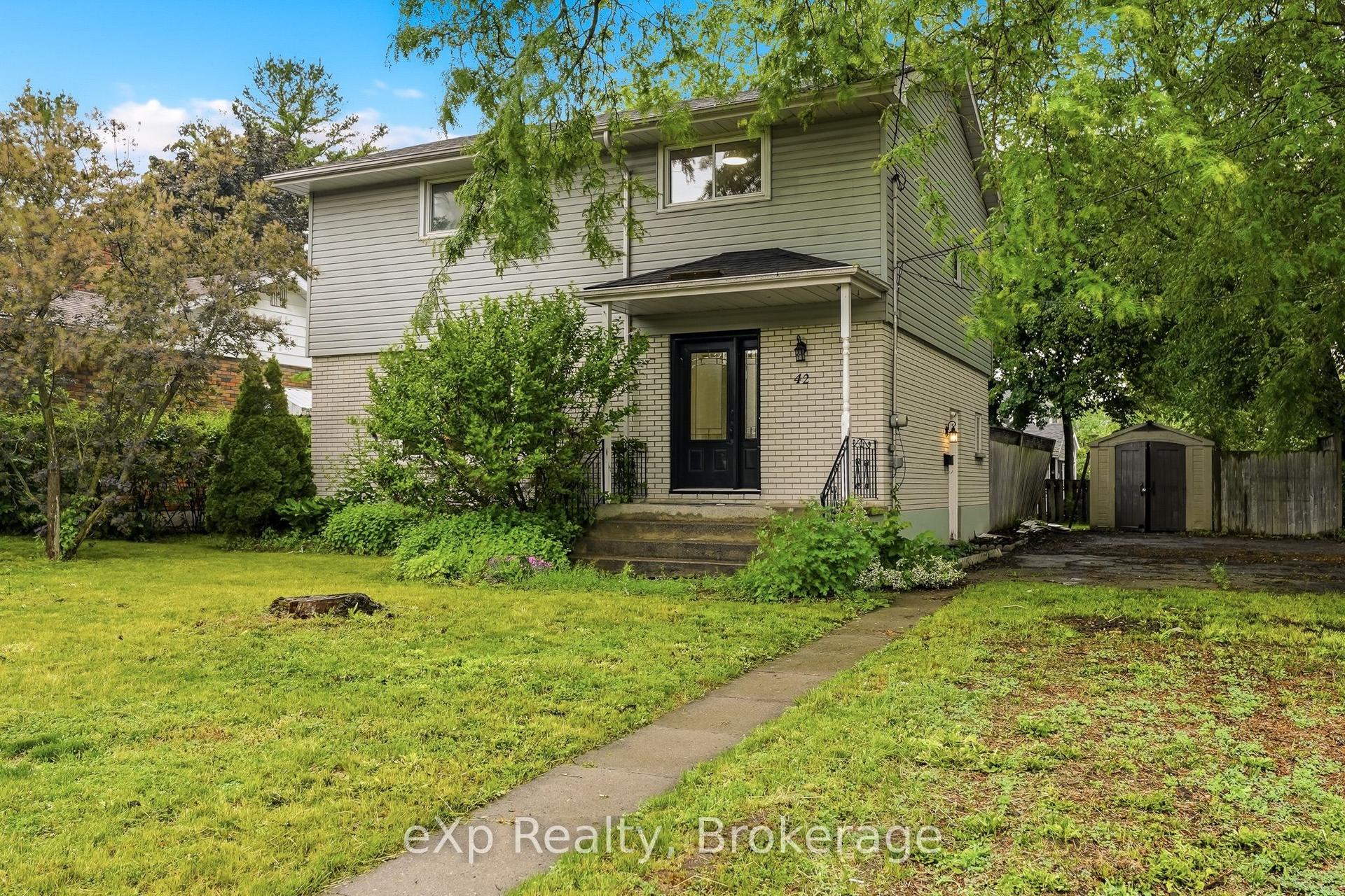 42 Rosewood Avenue, Belleville — Detached for sale, photo 1