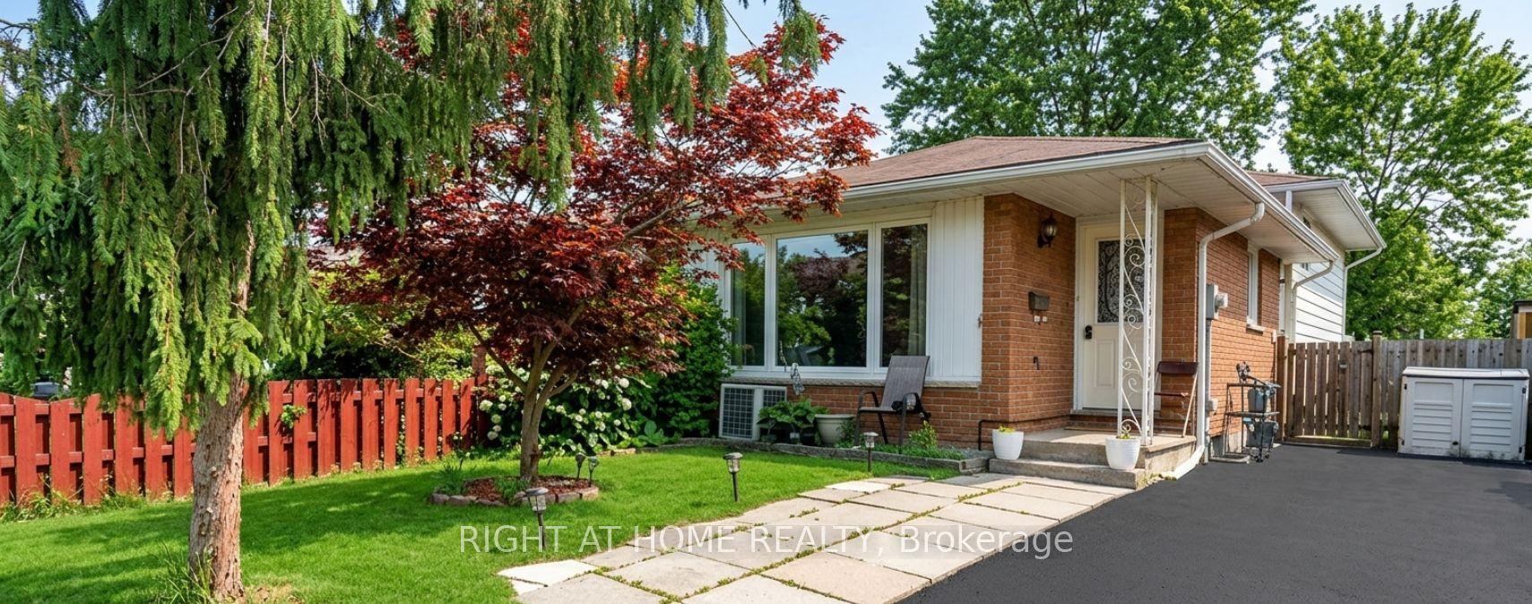 14 Canterbury Drive — photo 1