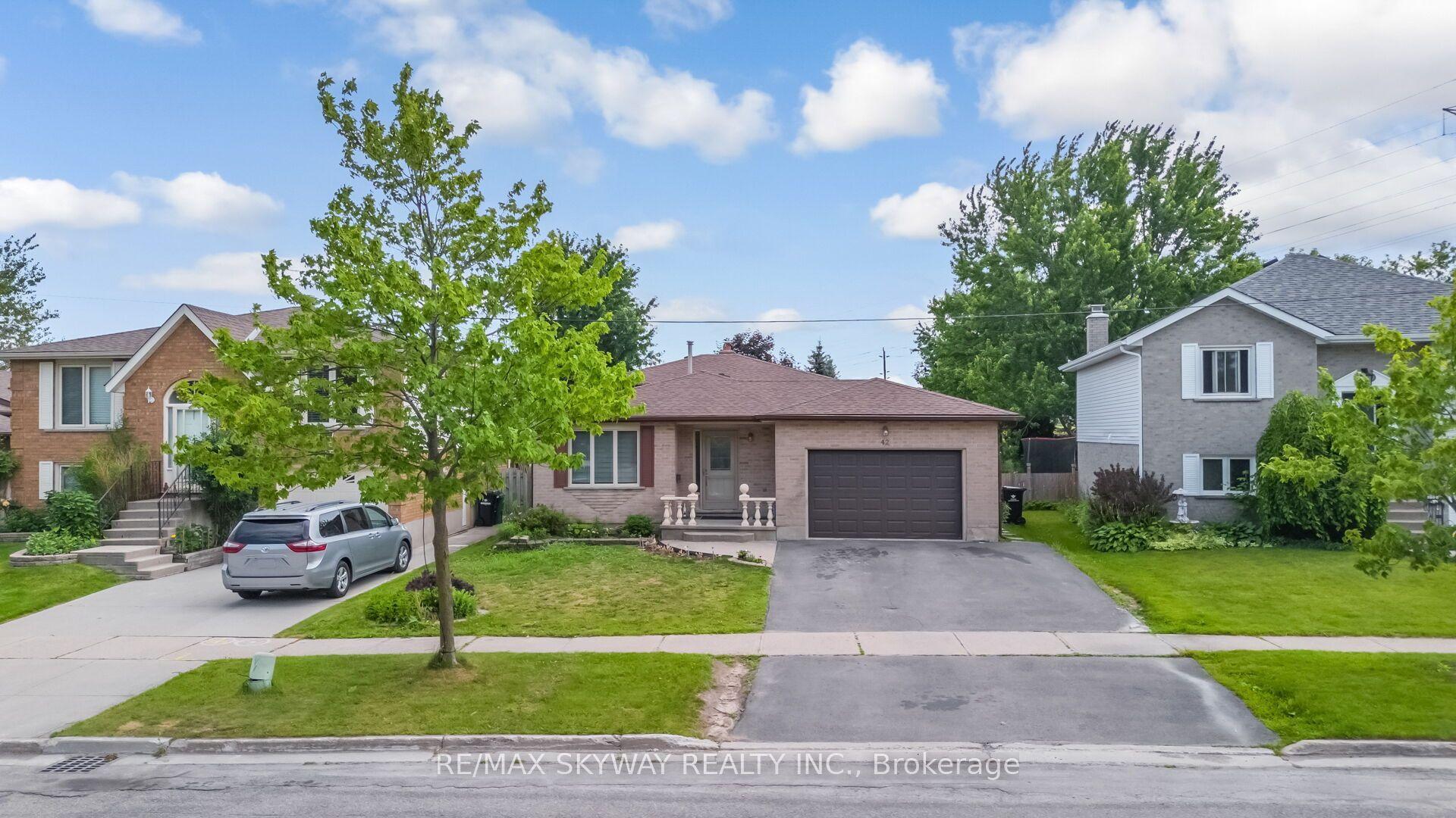 42 Newbury Drive, Kitchener — Detached for sale, photo 1