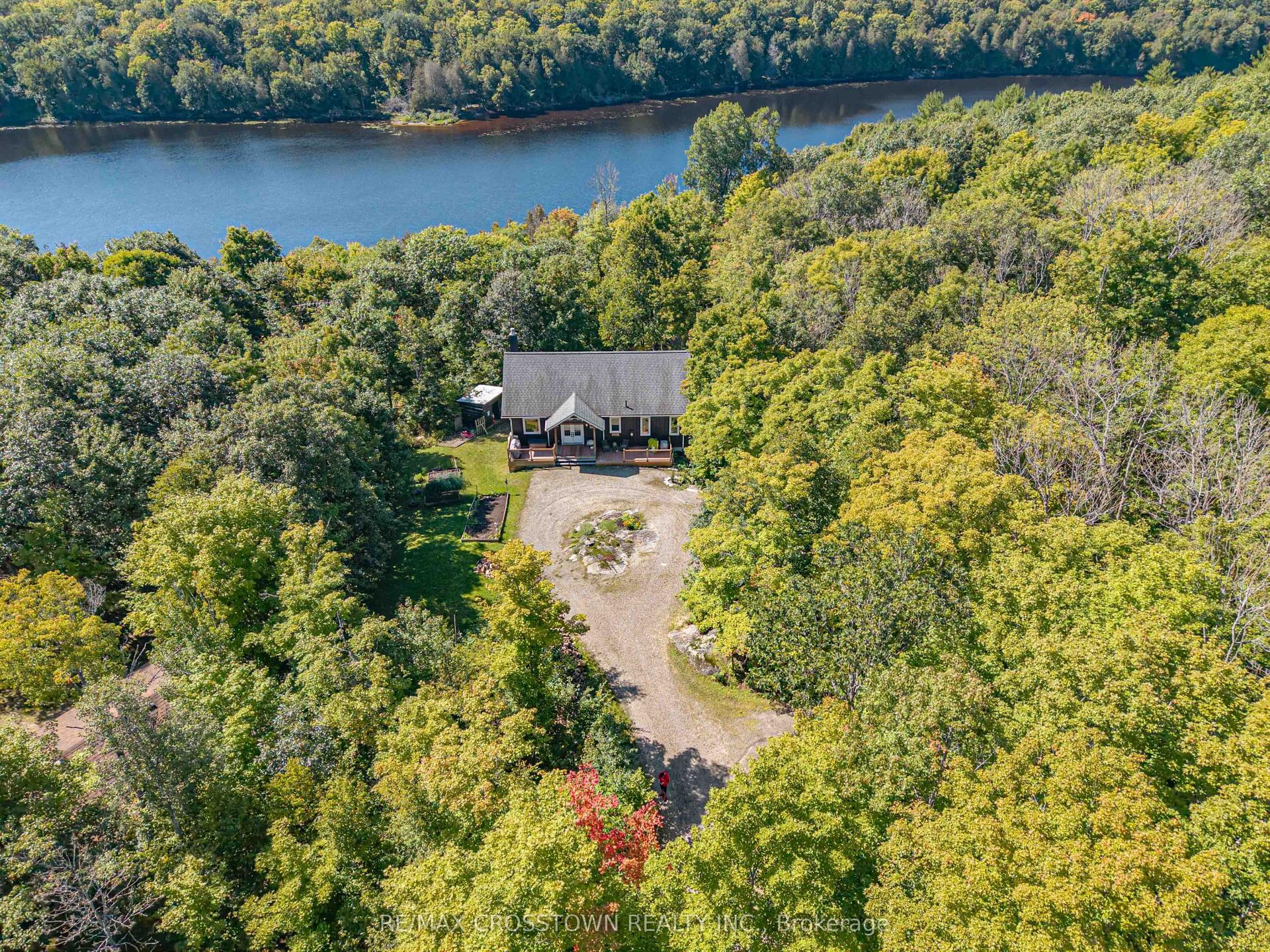 482 East Poverty Bay Road, Magnetawan — Detached for sale, photo 1