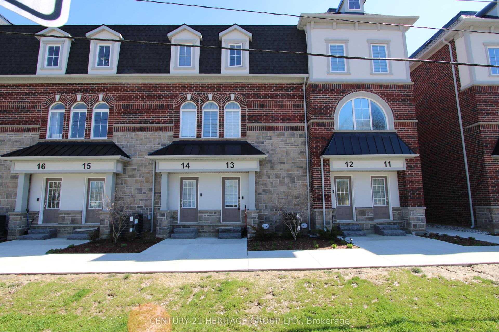 677 Park Road N 13 #13, Brantford — Condo Town for sale, photo 1