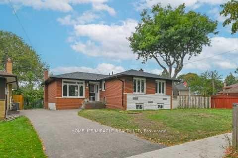 46 Flintwick Drive, Toronto — Detached for sale, photo 1
