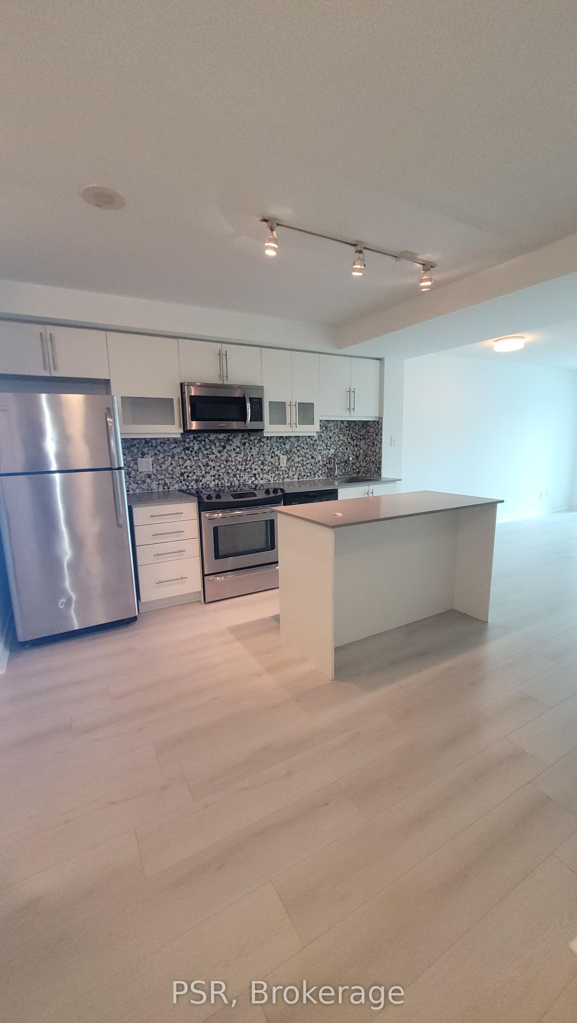 1169 Queen Street W 302N #302N — photo 1
