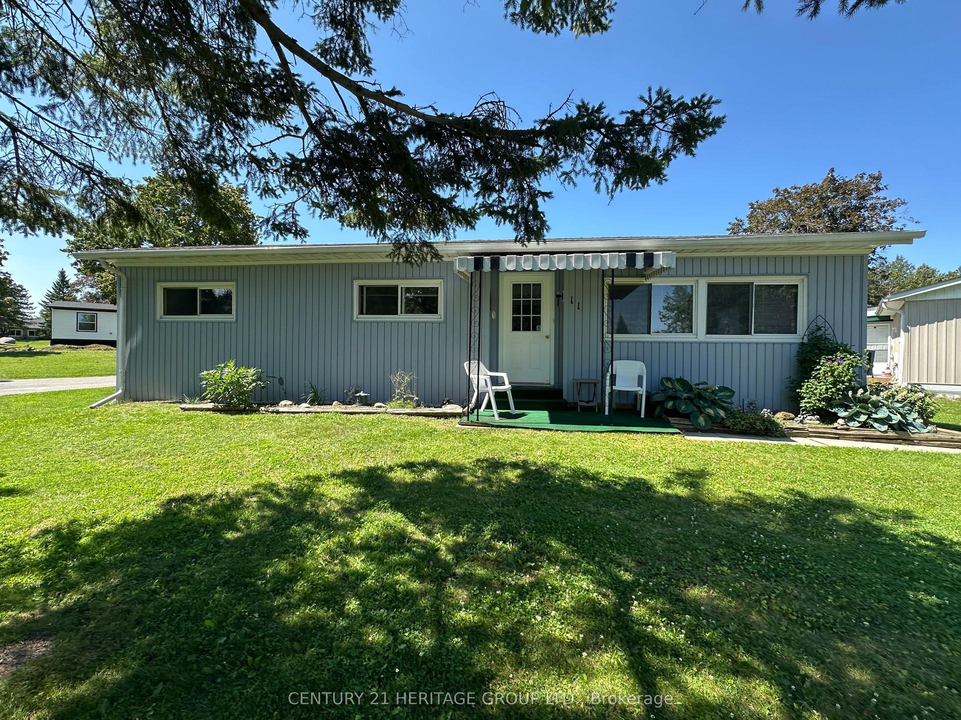 11 Maple Court, Innisfil — Detached for lease, photo 1
