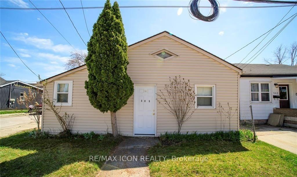 565 South Street S — photo 1