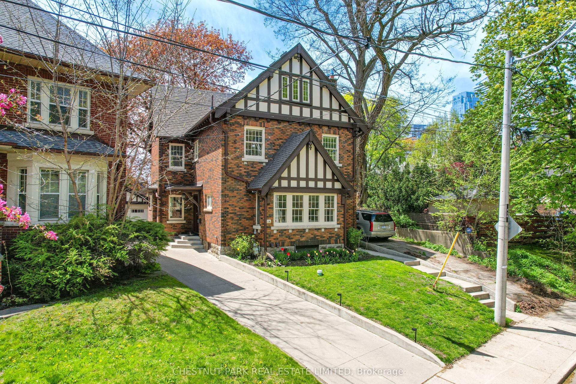14 Servington Crescent — photo 1
