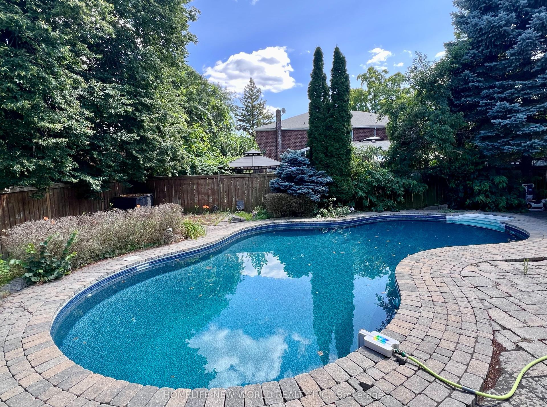 5 Junewood Crescent, Toronto — Detached for lease, photo 1