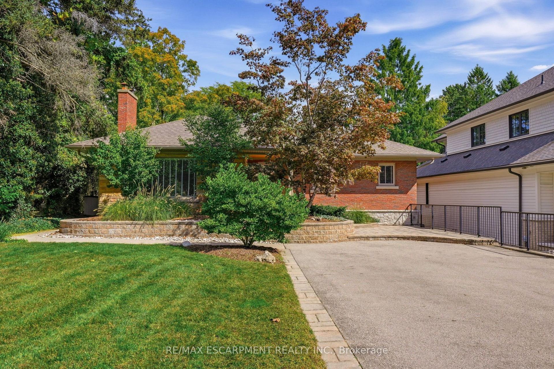 707 King Road MAIN #MAIN, Burlington — Detached for lease, photo 1