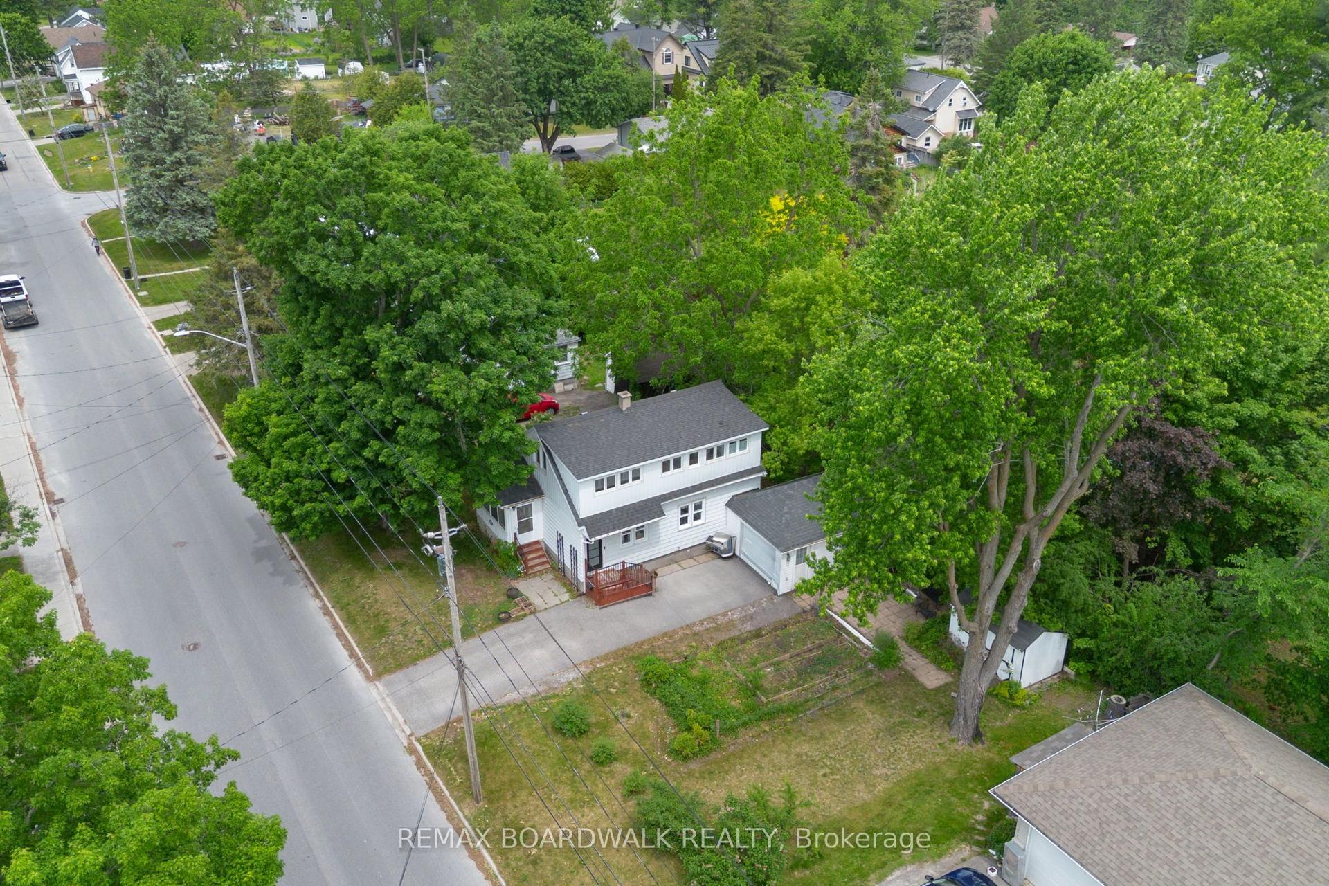 111 Beckwith Street E, Perth — Detached for sale, photo 1