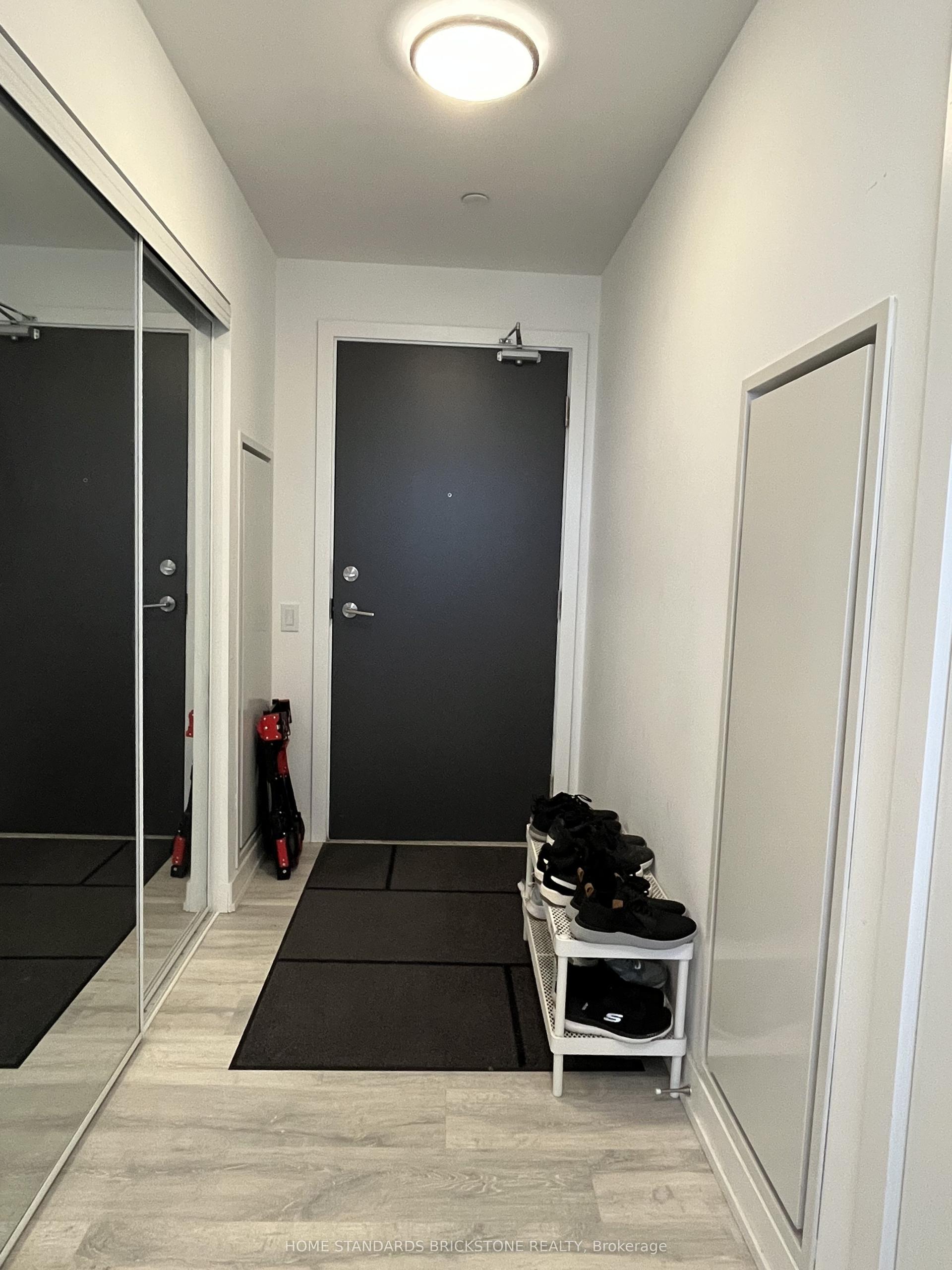 7 Golden Lions Heights 1309 #1309 — photo 1
