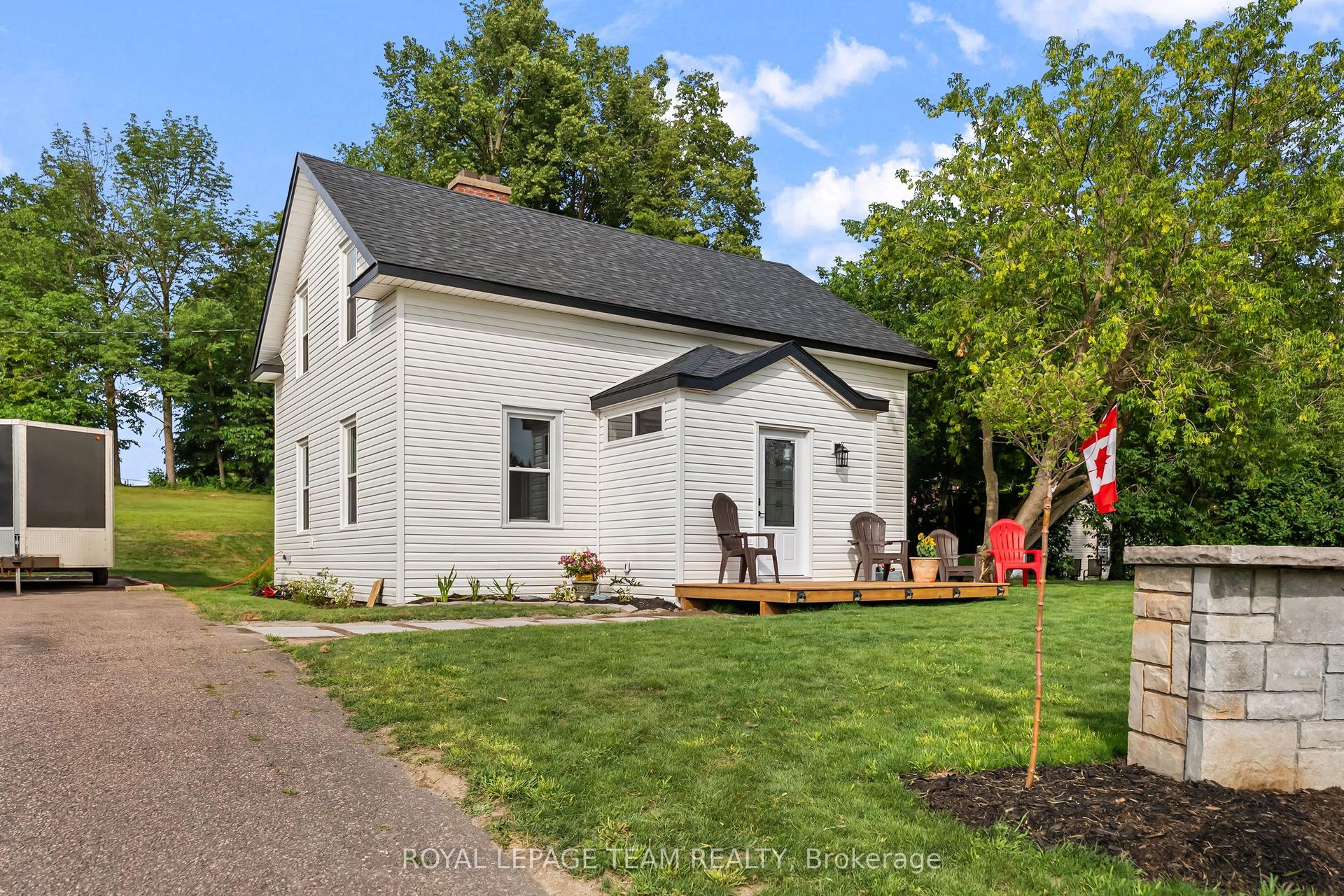 27 Tammy Trail, Whitewater Region — Detached for sale, photo 1