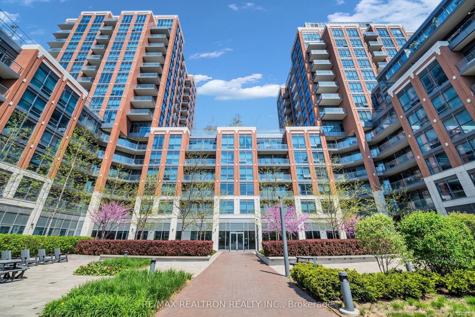 31 Tippett Road 1515 #1515 — photo 1