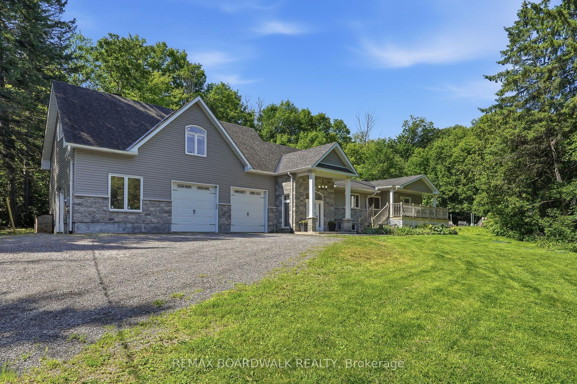 1110 Dunning Road, Orleans - Cumberland and Area — Detached for sale, photo 1