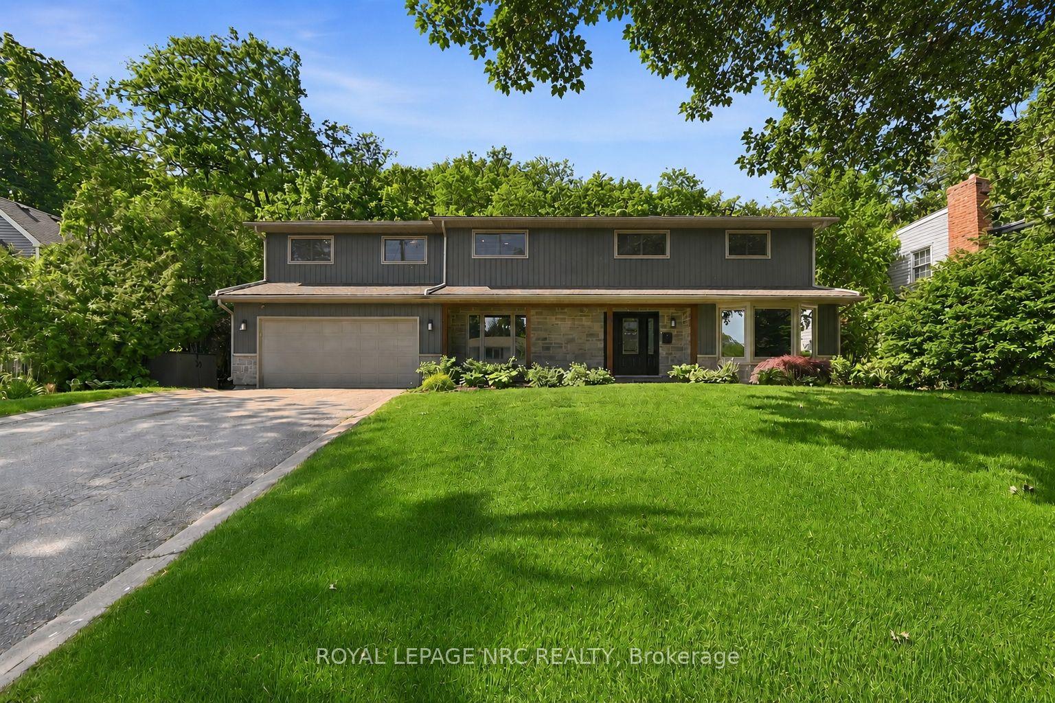 94 Dorchester Drive, Grimsby — Detached for sale, photo 1