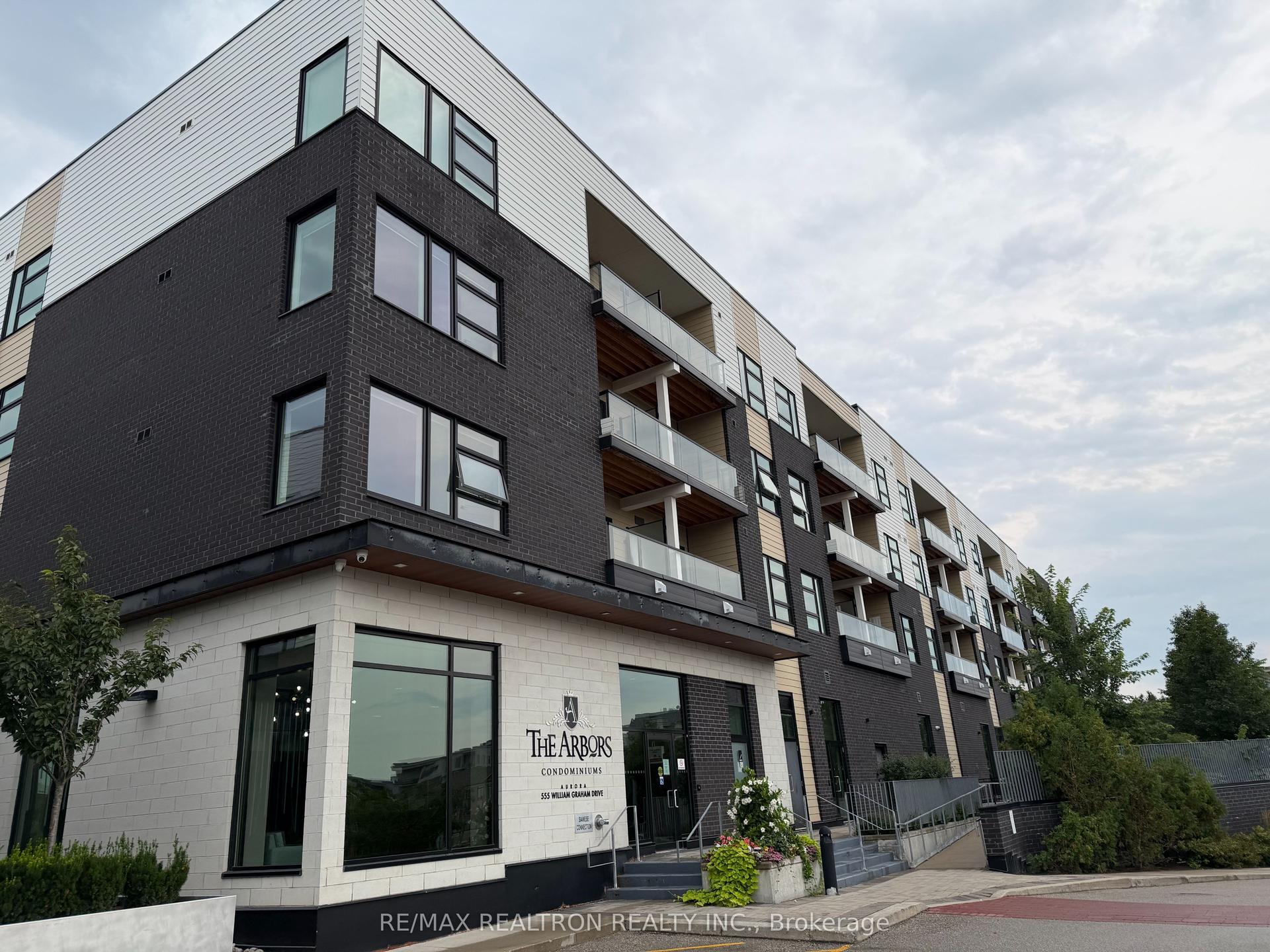 555 William Graham Drive 343 #343, Aurora — Condo for lease, photo 1