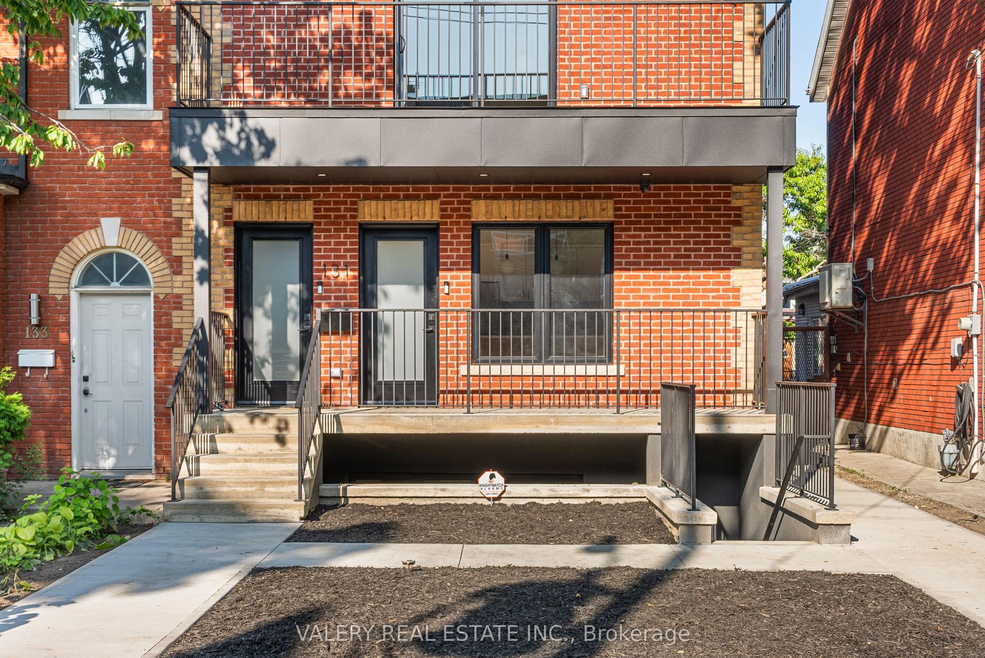 131 Dovercourt Road Main #Main, Toronto — Multiplex for lease, photo 1