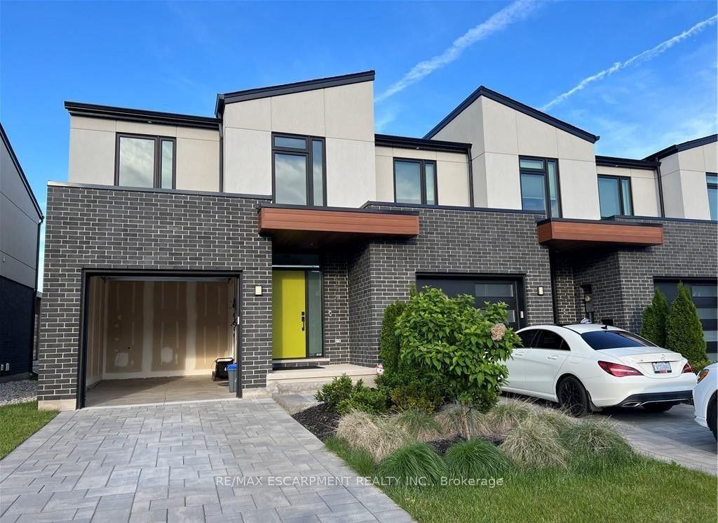 7174 Parsa Street, Niagara Falls — Townhouse for lease, photo 1