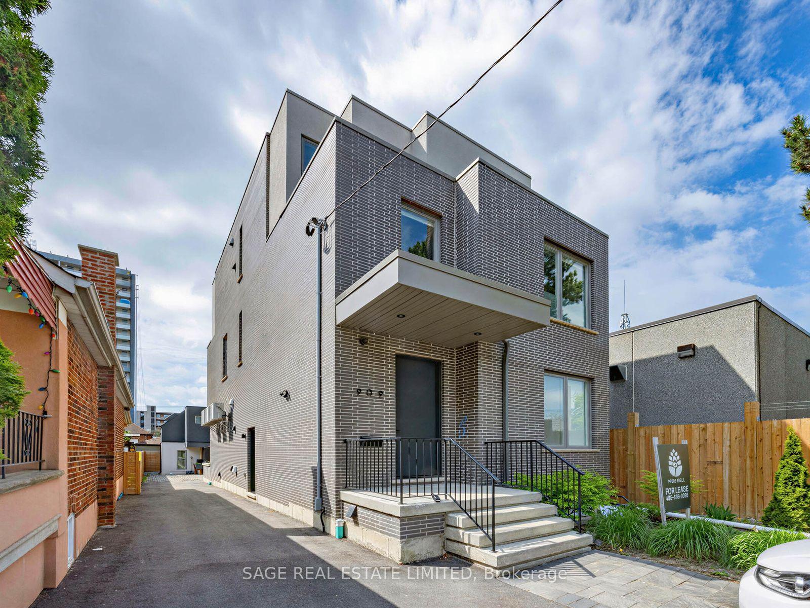 909 Castlefield Avenue 2 #2 — photo 1