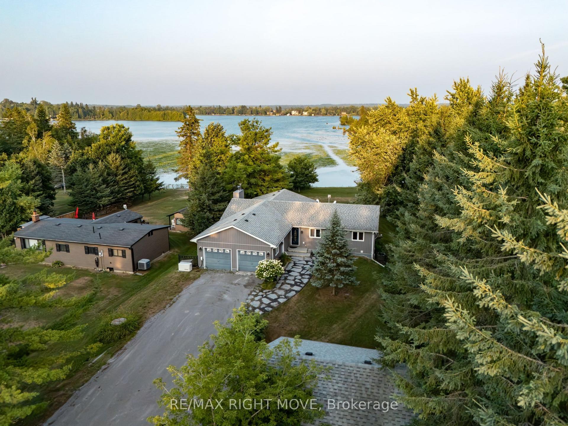 35 Cedar Bay Road — photo 1