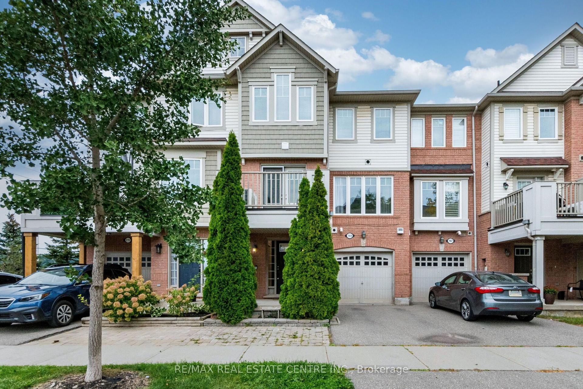 769 Challinor Terrace, Milton — Townhouse for sale, photo 1