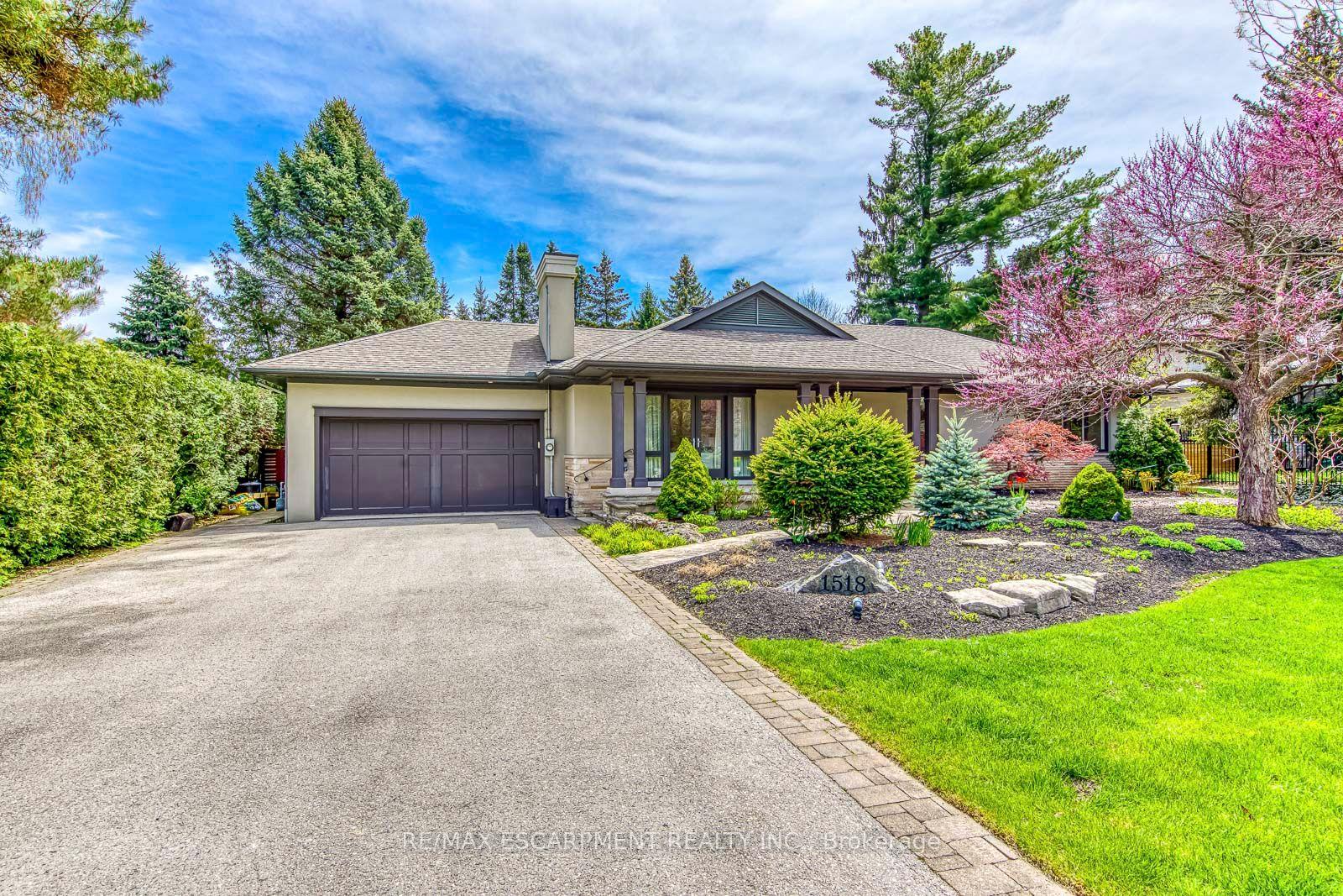 1518 Oakhill Drive — photo 1
