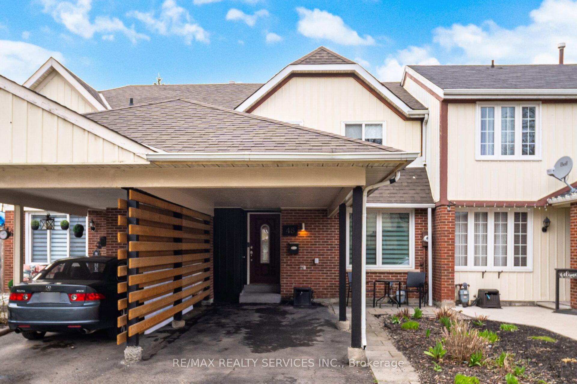 48 Terryhill Square — photo 1
