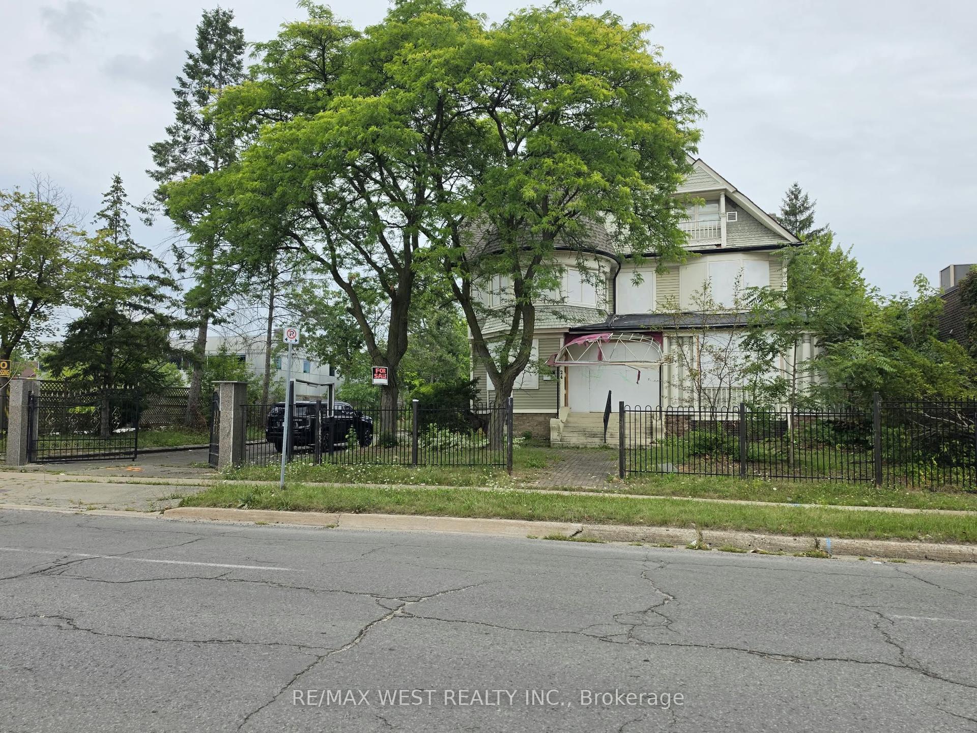 24 Burgar Street, Welland — Commercial for sale, photo 1