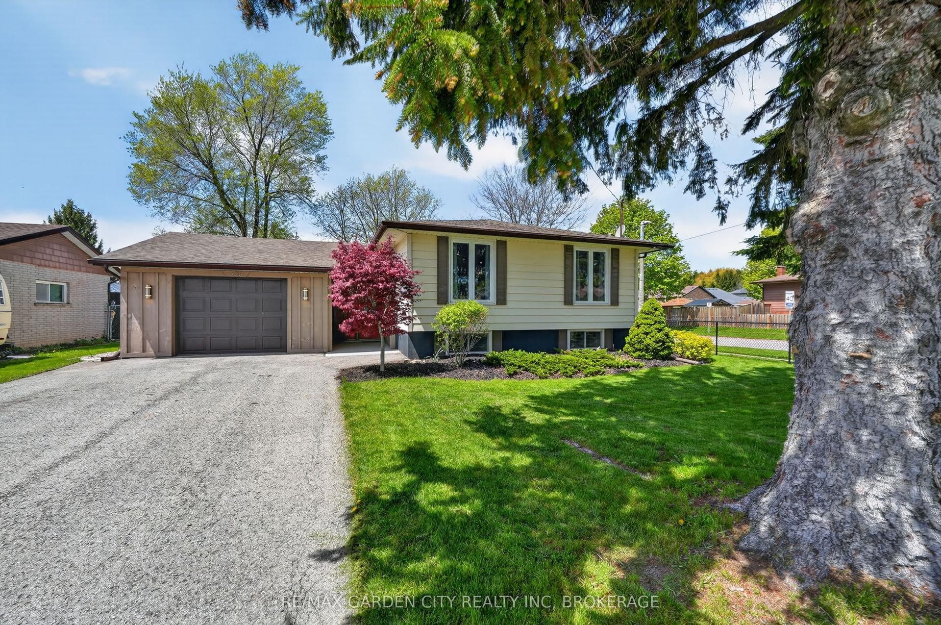 725 Clare Avenue — photo 1