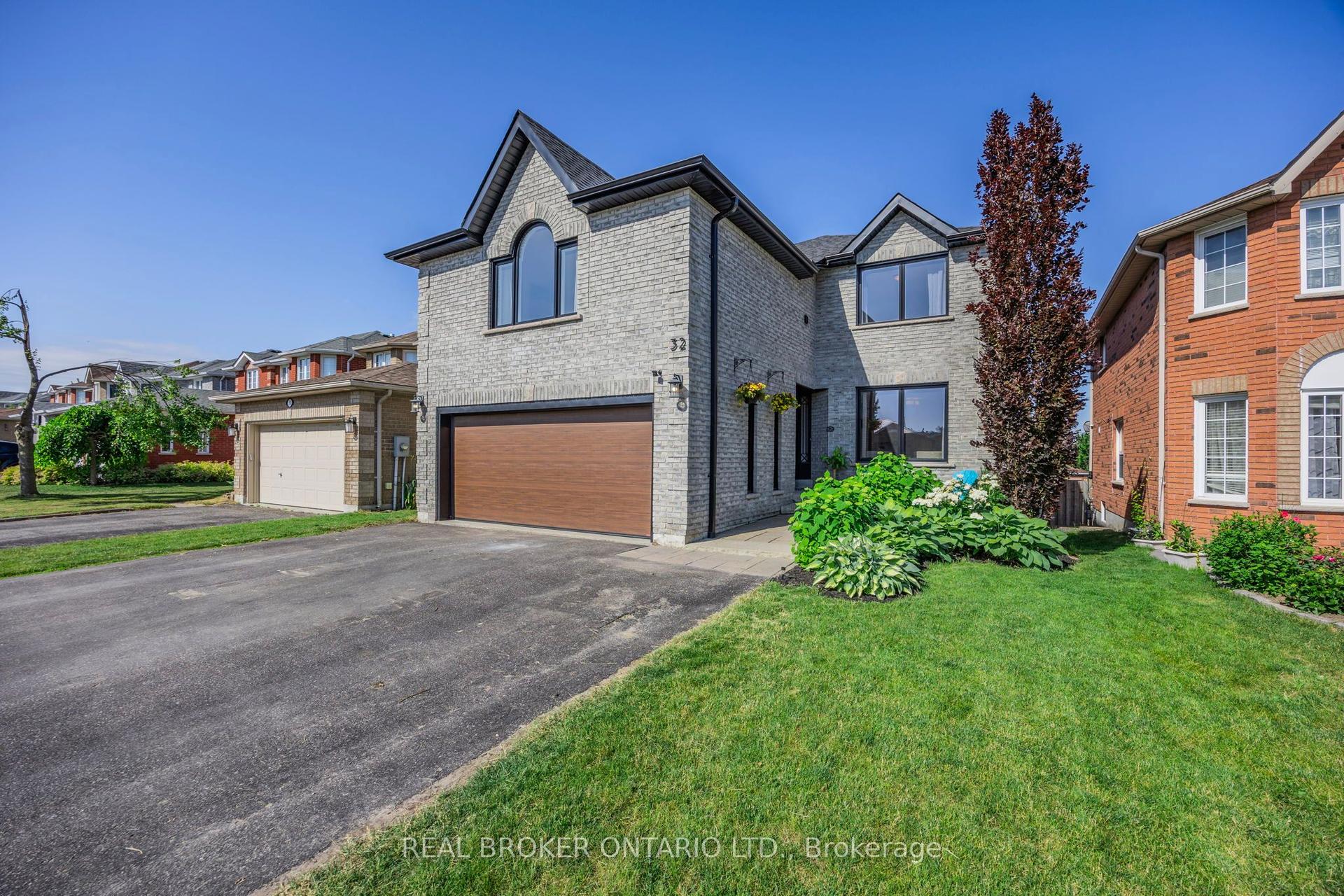 32 BLACK WILLOW Drive — photo 1