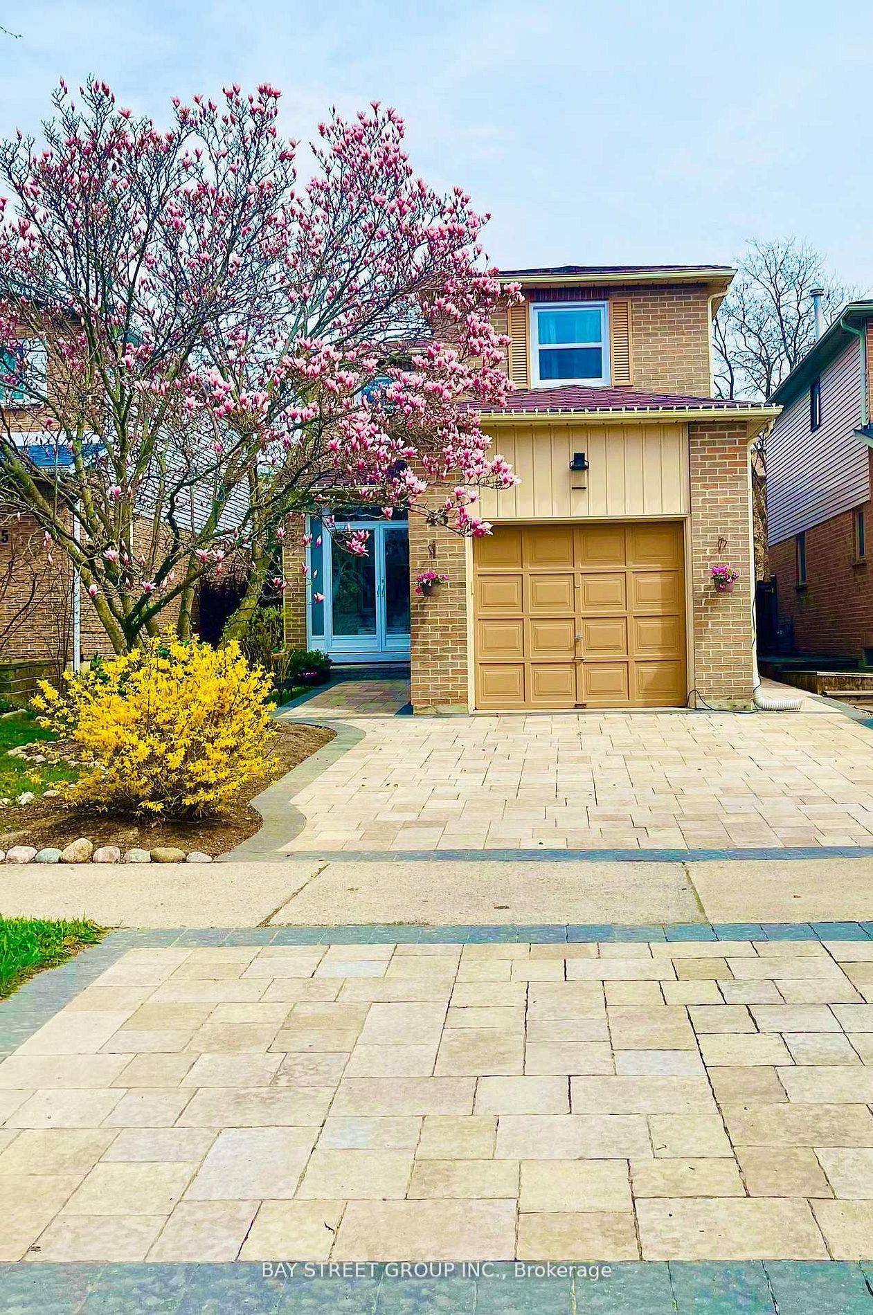 43 Bluesky Crescent — photo 1